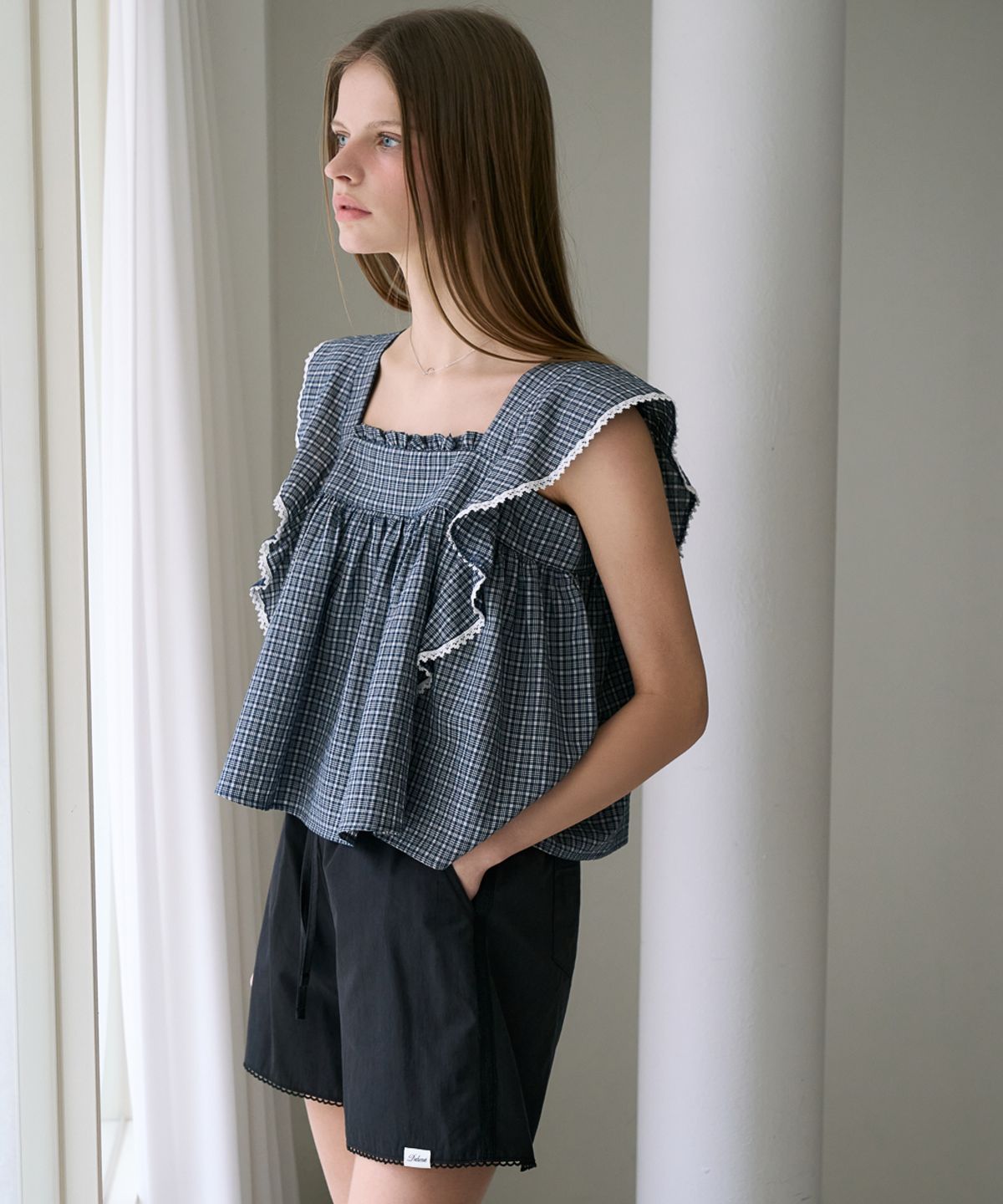드헤베(DEHEVE) Check Ruffle Blouse [Navy]