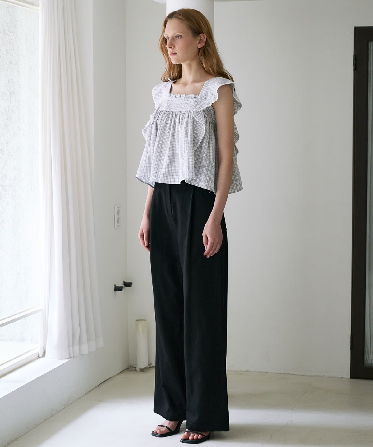드헤베(DEHEVE) Check Ruffle Blouse [Ivory]