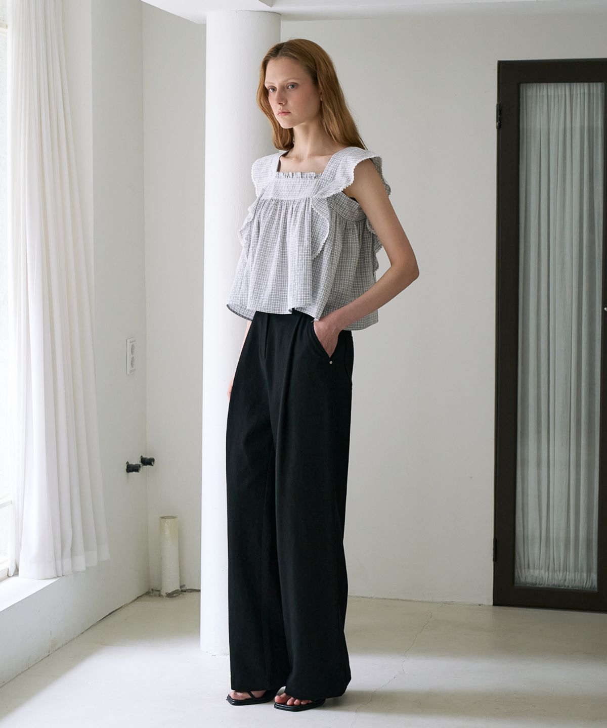 드헤베(DEHEVE) Check Ruffle Blouse [Ivory]