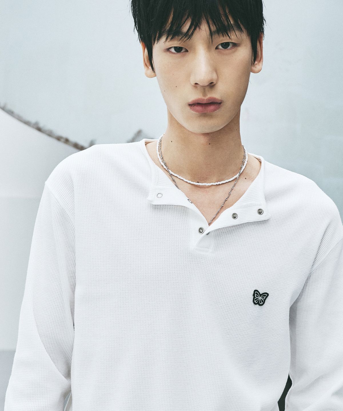 닉앤니콜(NICK&NICOLE) SNAP HENLEY NECK T-SHIRT_WHITE