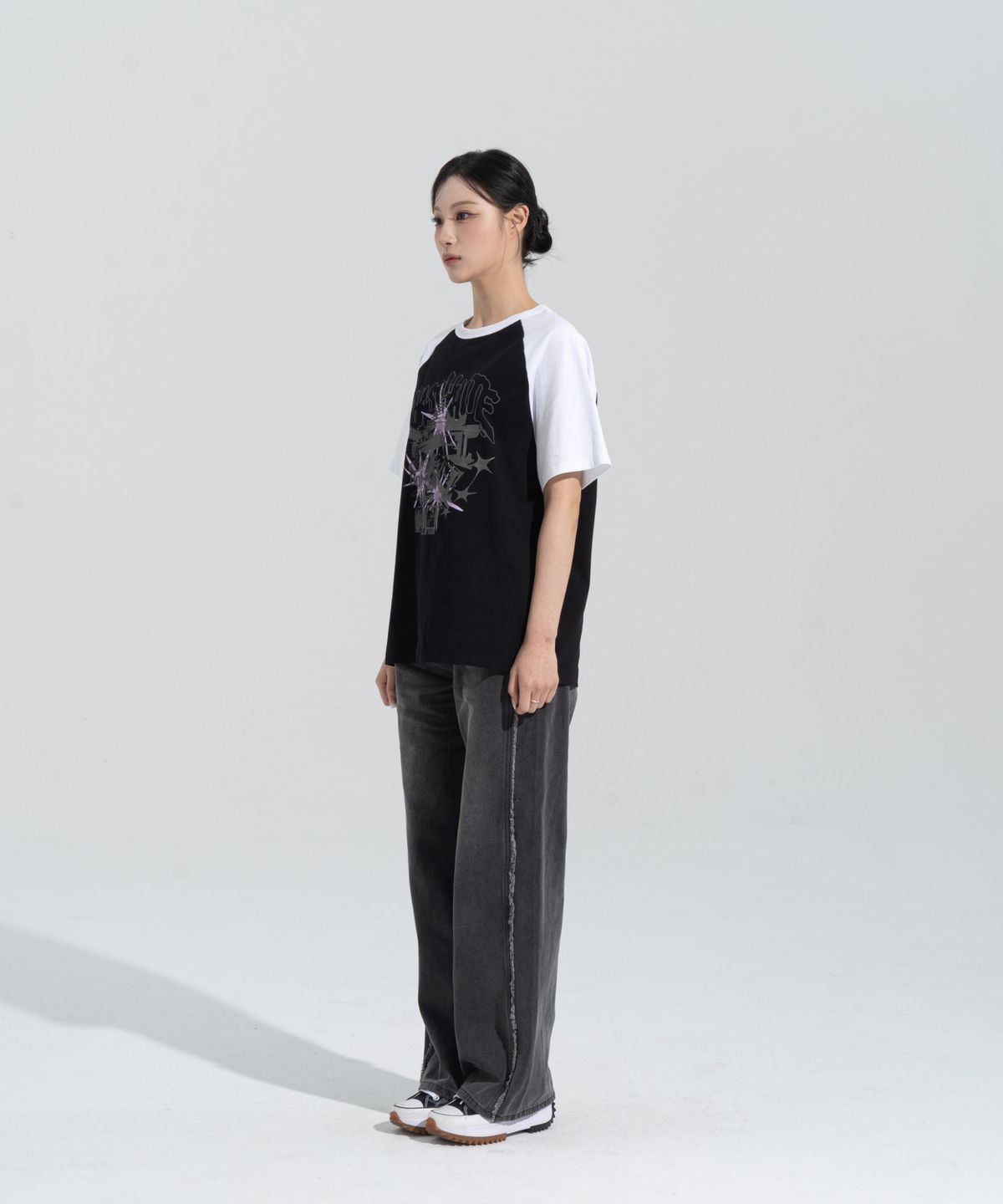 페이즈화이트(PHASEWHITE) [PHASE_4] CRASHED MEDIA RAGLAN SHORTSLEEVES _BLACK / 8802026-ST18