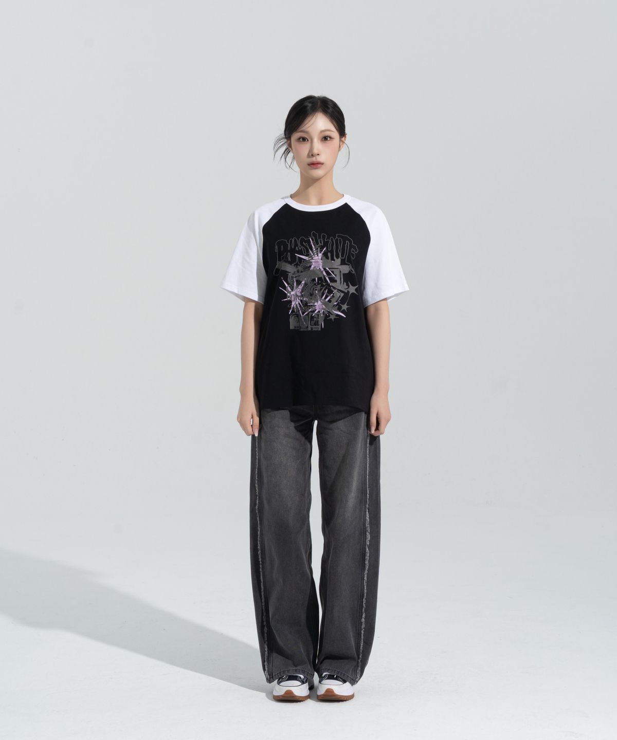 페이즈화이트(PHASEWHITE) [PHASE_4] CRASHED MEDIA RAGLAN SHORTSLEEVES _BLACK / 8802026-ST18