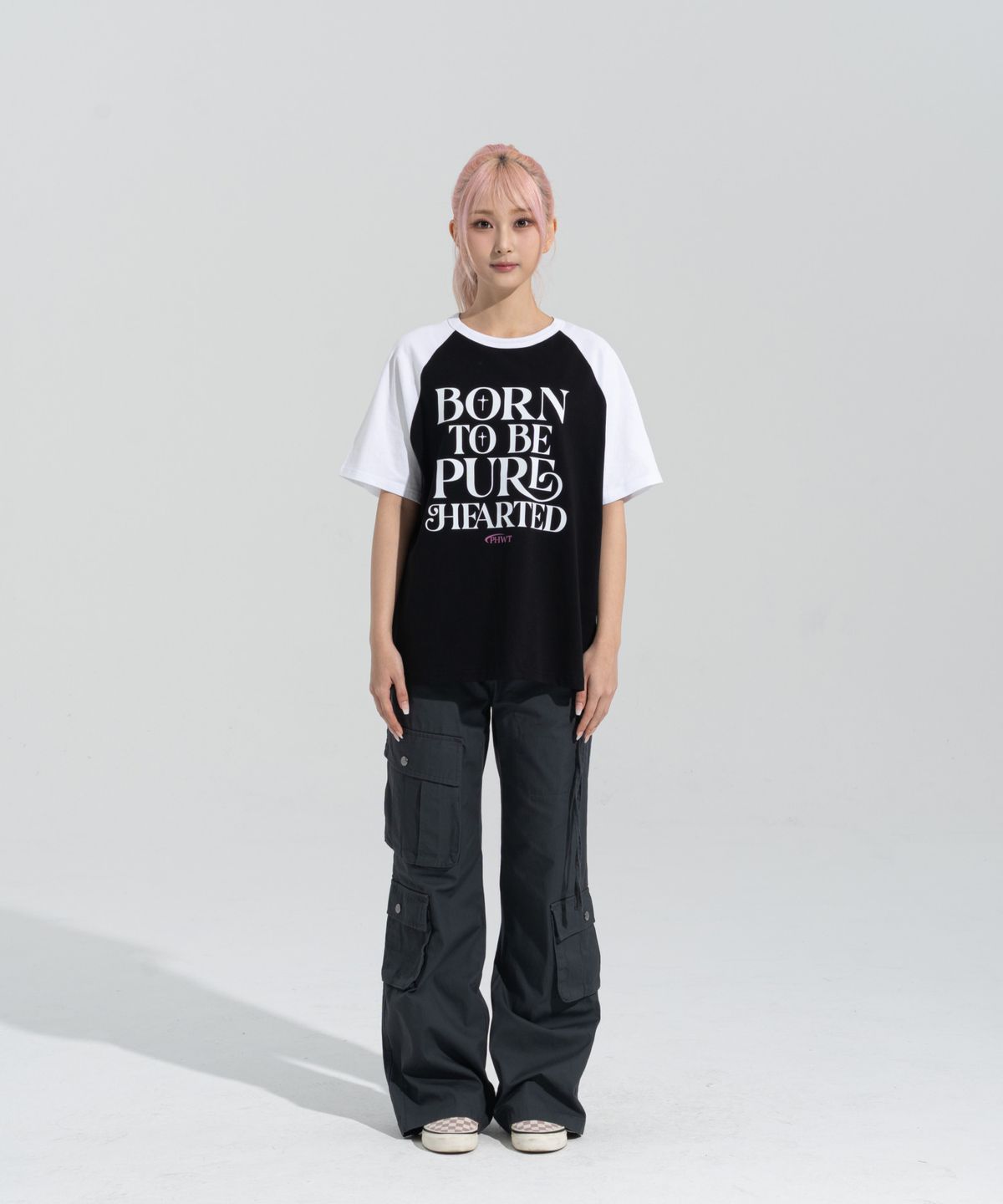 페이즈화이트(PHASEWHITE) [PHASE_4] PURE HEARTED RAGLAN SHORTSLEEVES _BLACK / 8802026-ST19