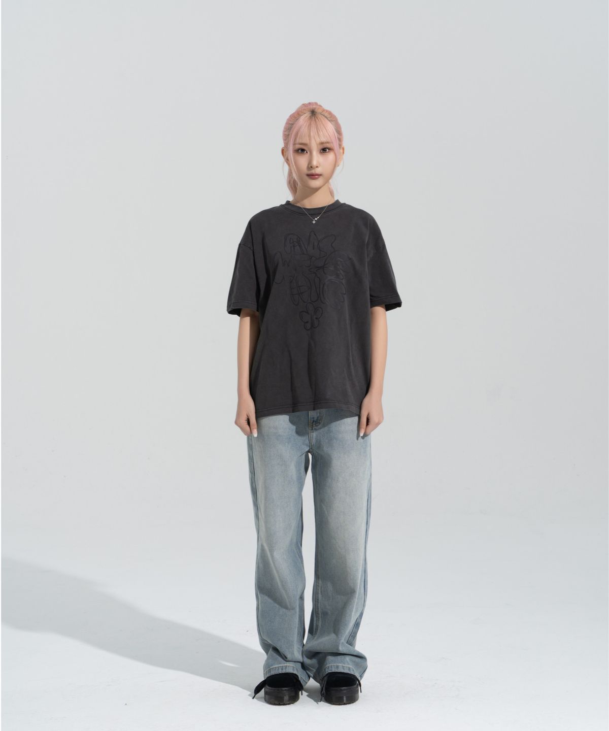 페이즈화이트(PHASEWHITE) [PHASE_4] GRAFFITI PIGMENT DYED SHORTSLEEVES _PIGMENT BLACK / 8802026-ST26