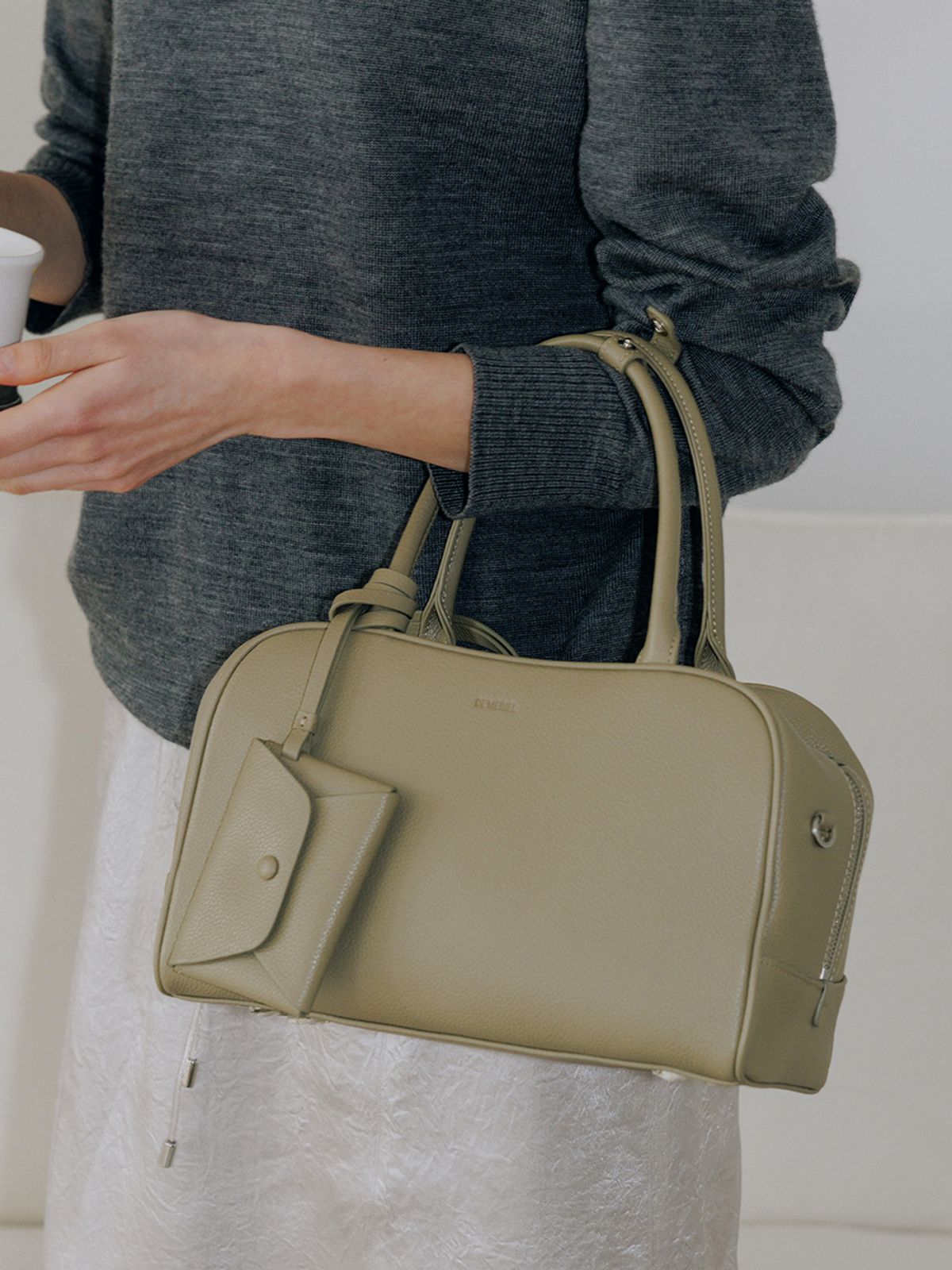 드메리엘(DEMERIEL) Elena Boston Bag Small Soft Olive