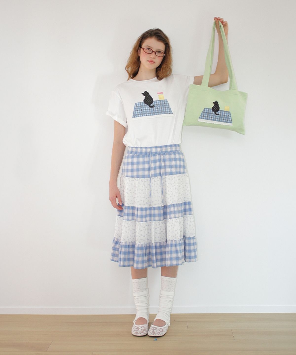 론론(RONRON) ROOFTOP CAT APPLIQUE T SHIRT WHITE