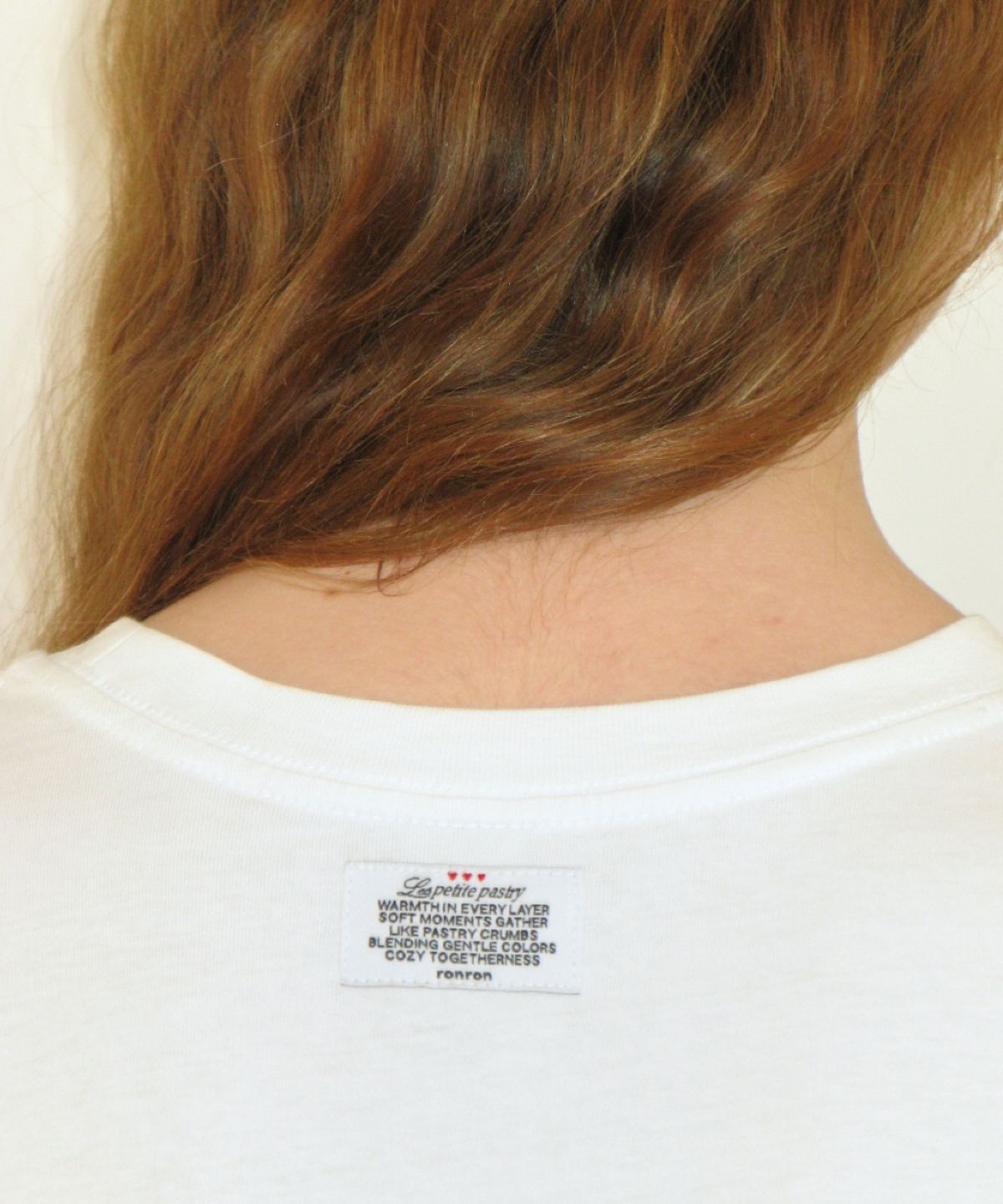 론론(RONRON) PONY HEART OVER FIT T SHIRT WHITE