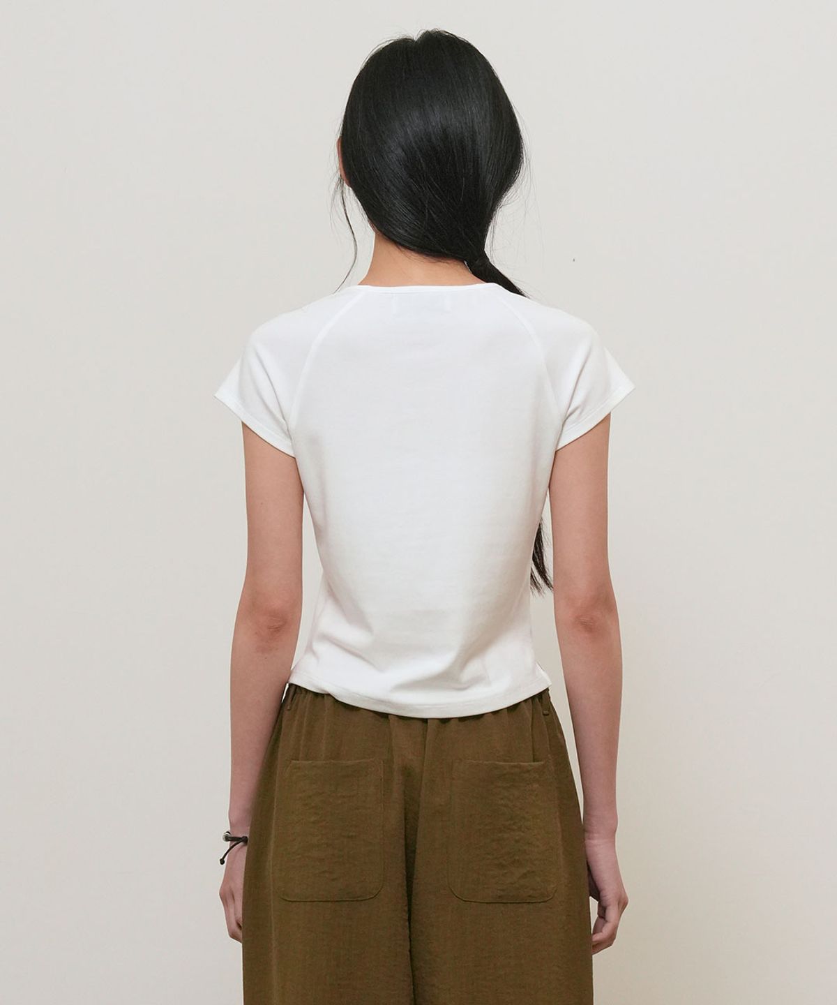 제너럴아이디어(GENERALIDEA) 스냅 헨리넥 티셔츠 [WHITE] / GF2LTS528