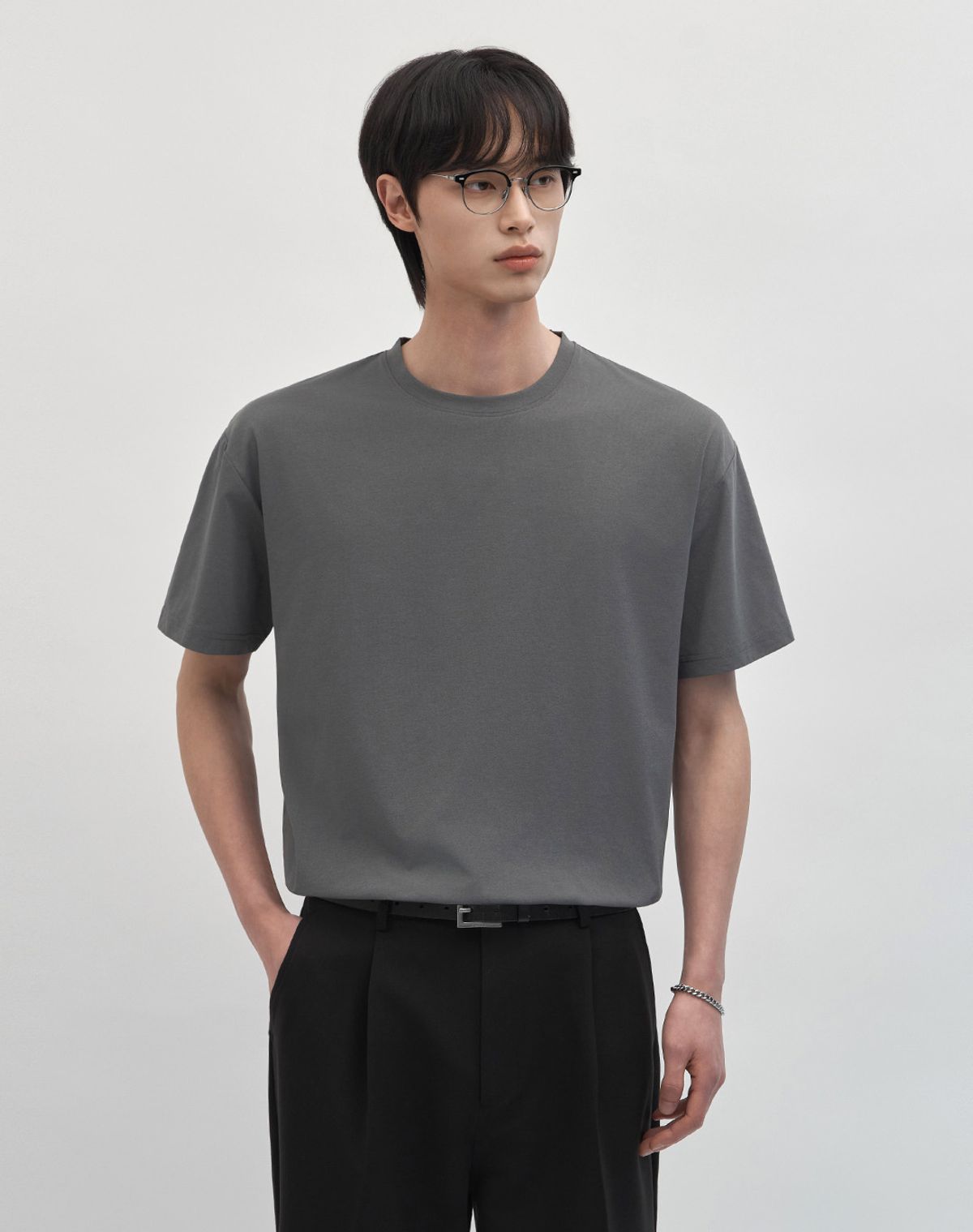 워크온바디오프(WORK ON BODY OFF) (니플커버) 에어빗 쿨링 솔리드 세미 오버핏 반팔 티셔츠 [차콜]