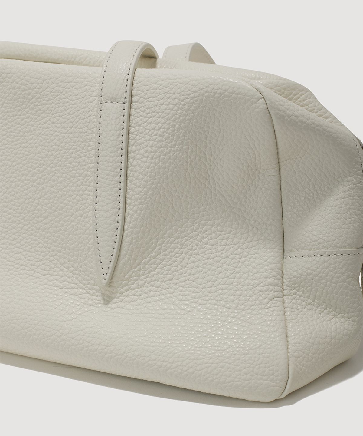 플로르(FLOR) 윌로 플루트백 Willo Flute Bag Ivory