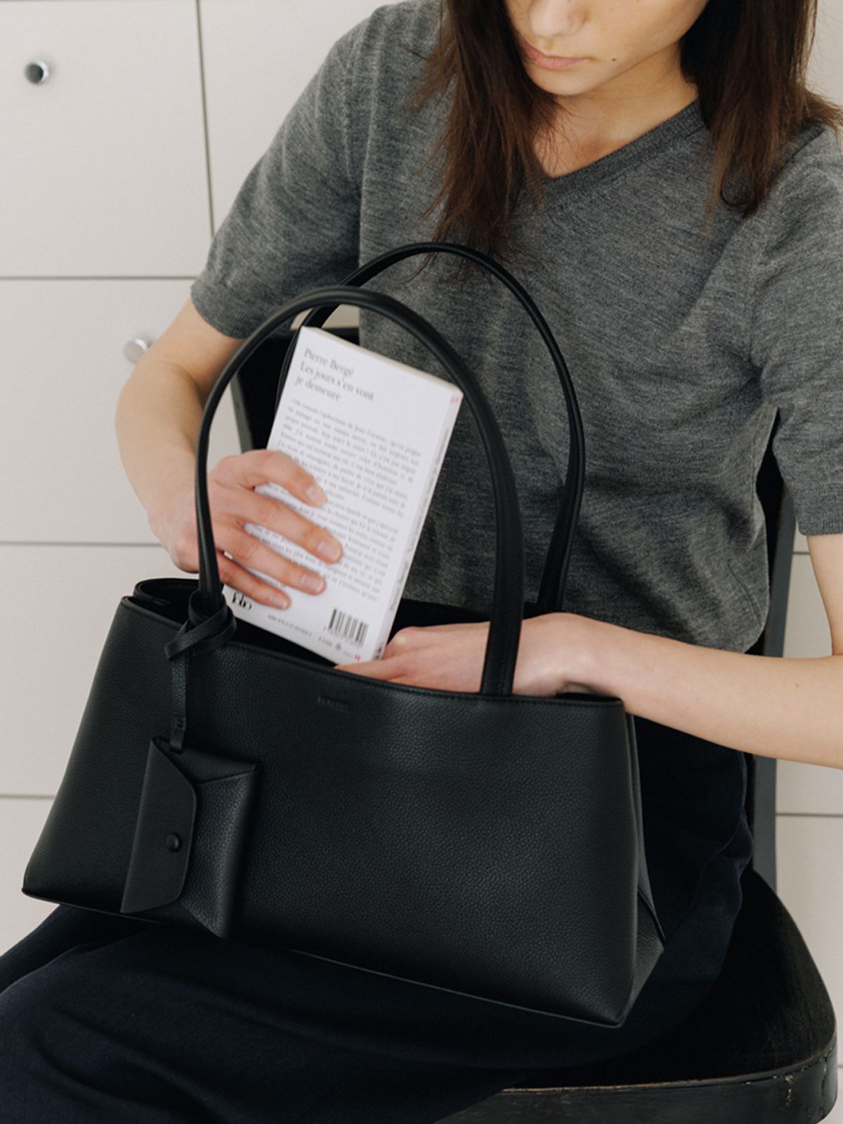 드메리엘(DEMERIEL) Serena Shopper Wide Bag Black