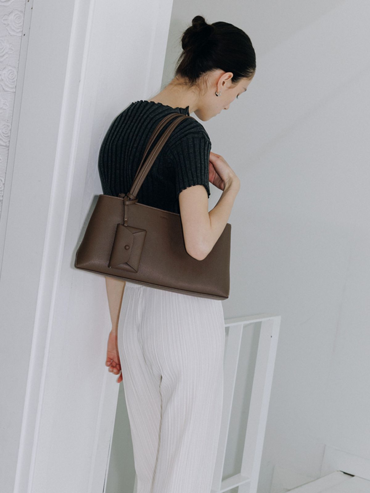 드메리엘(DEMERIEL) Serena Shopper Wide Bag Mocha