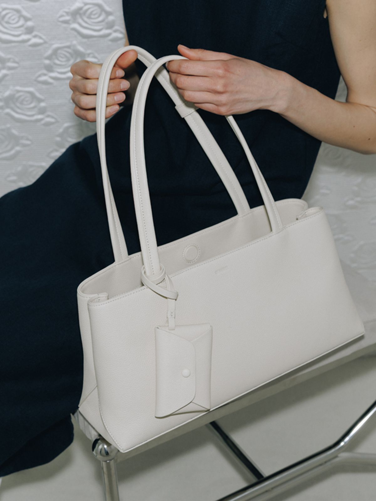 드메리엘(DEMERIEL) Serena Shopper Wide Bag Ivory