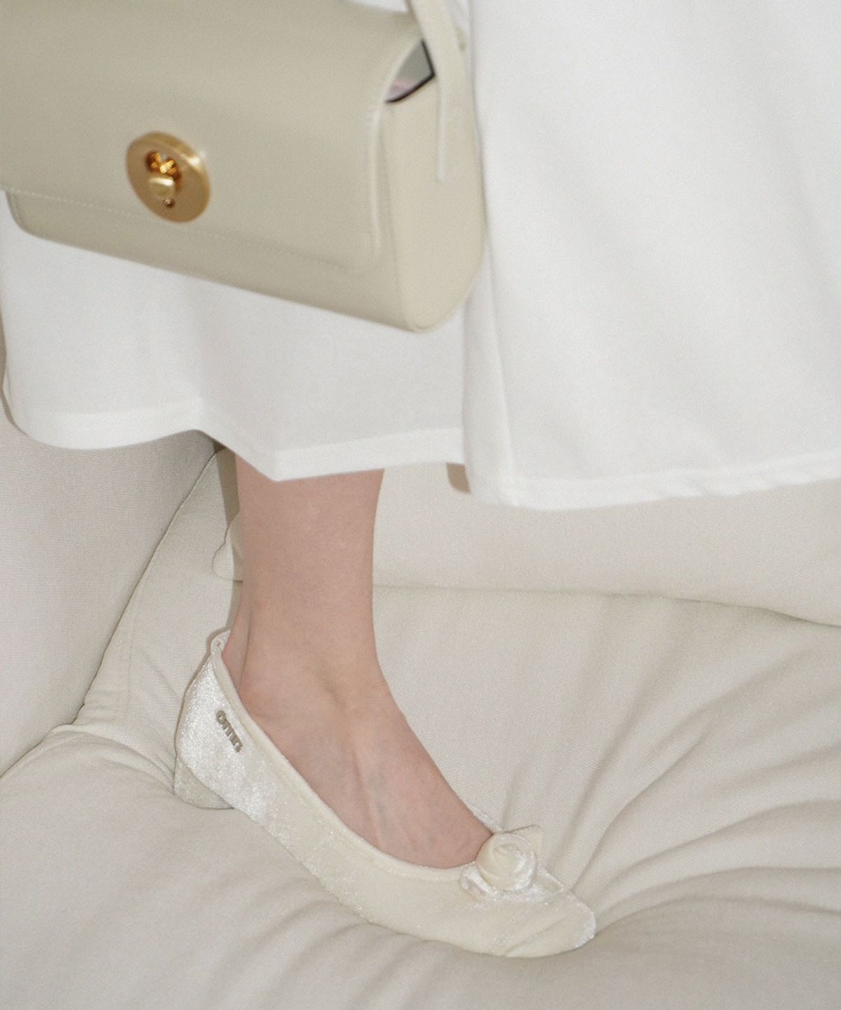 옴니포턴트(OMNIPOTENT) Momentum Flap bag Gold ver. 2colors