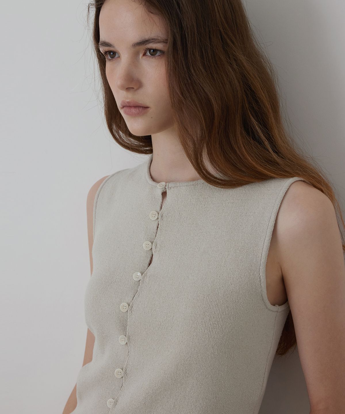퀸스래빗(Q'SRB) Cooling Button-Up Sleeveless Knit Vest