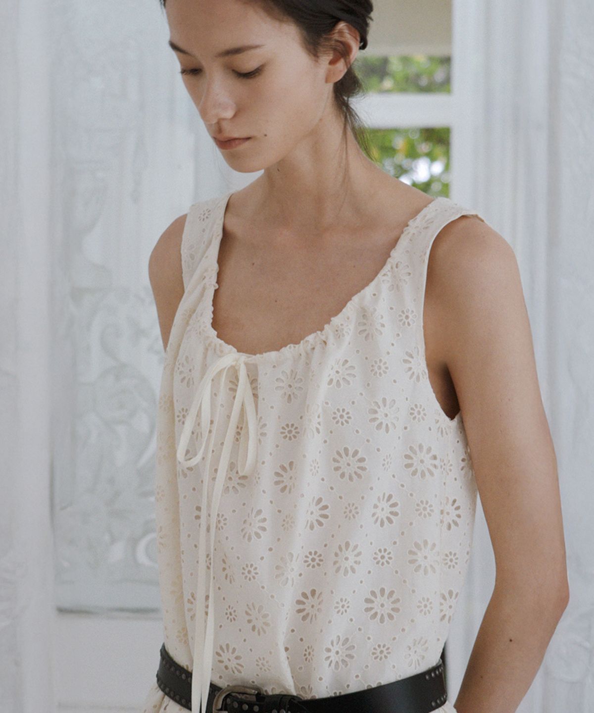 퀸스래빗(Q'SRB) Eyelet Lace Drawstring Long Dress