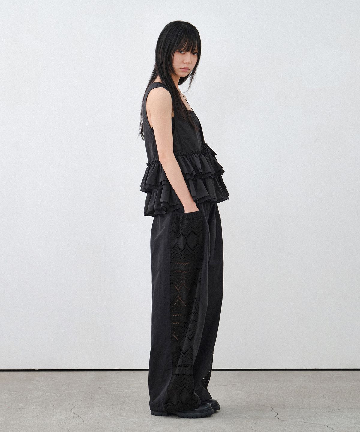 힐리먼트(HELEMENT) 여성 아일렛 와이드팬츠 (BLACK)