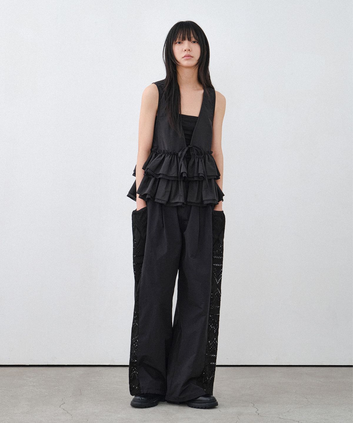 힐리먼트(HELEMENT) 여성 아일렛 와이드팬츠 (BLACK)