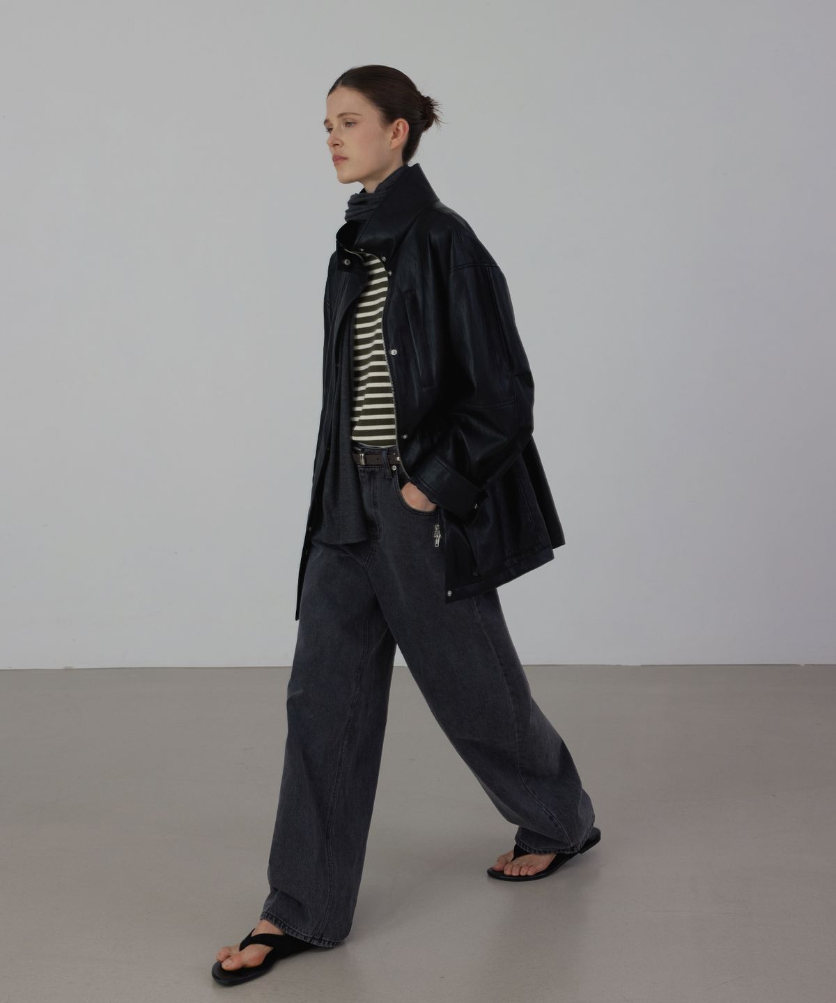 퀸스래빗(Q'SRB) Edit Curved Silhouette Denim Pants_Dark Gray_4colors