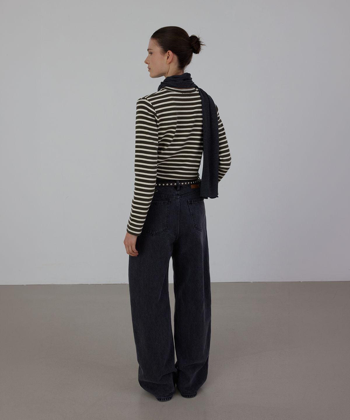 퀸스래빗(Q'SRB) Edit Curved Silhouette Denim Pants_Dark Gray_4colors