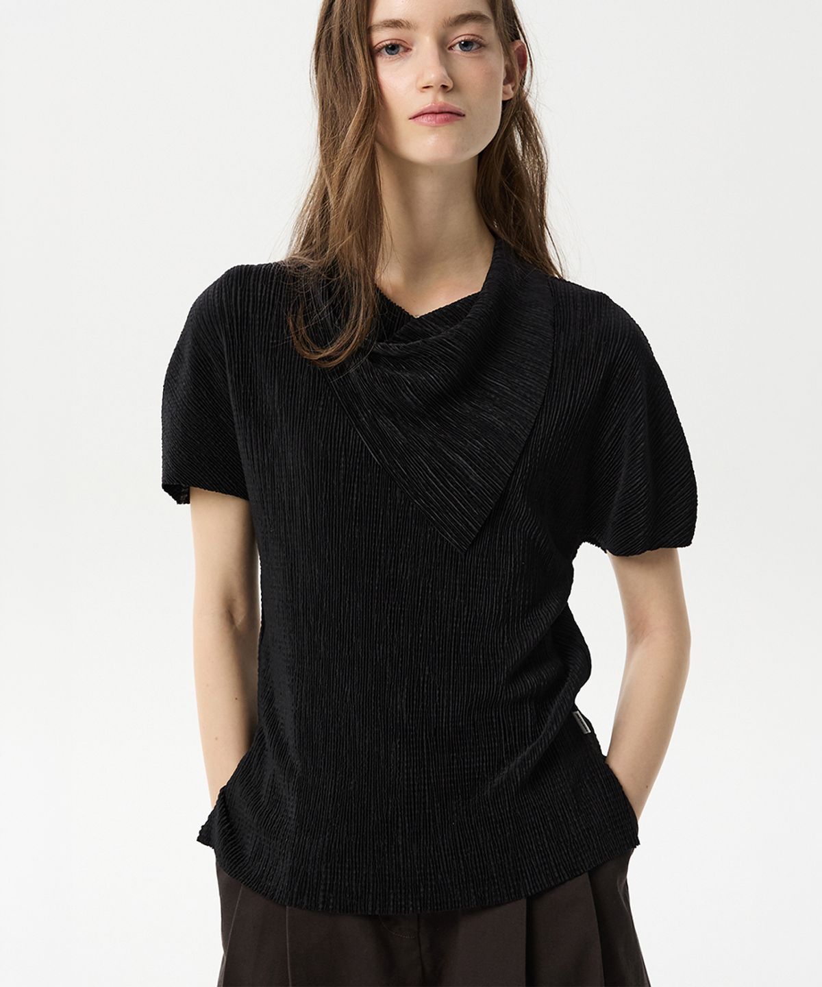 미드앤로우(MIDNLOW) Pleats Scarf T-shirts (Black)
