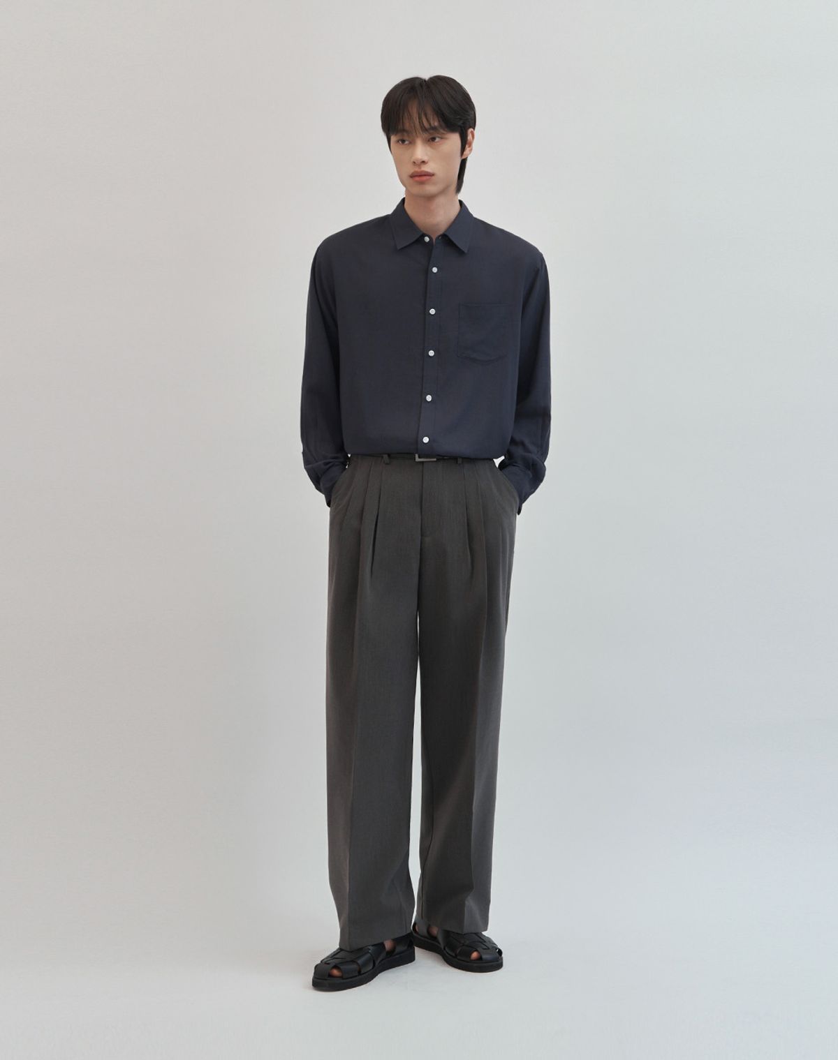 워크온바디오프(WORK ON BODY OFF) 클레어 세미 오버핏 린넨 셔츠 [네이비]