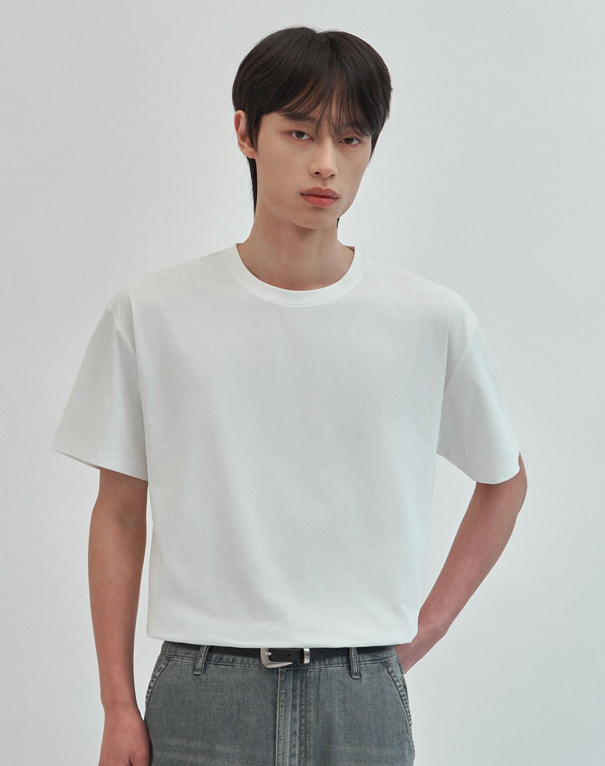 워크온바디오프(WORK ON BODY OFF) (레귤러) 에어빗 쿨링 솔리드 세미 오버핏 반팔 티셔츠 [화이트]