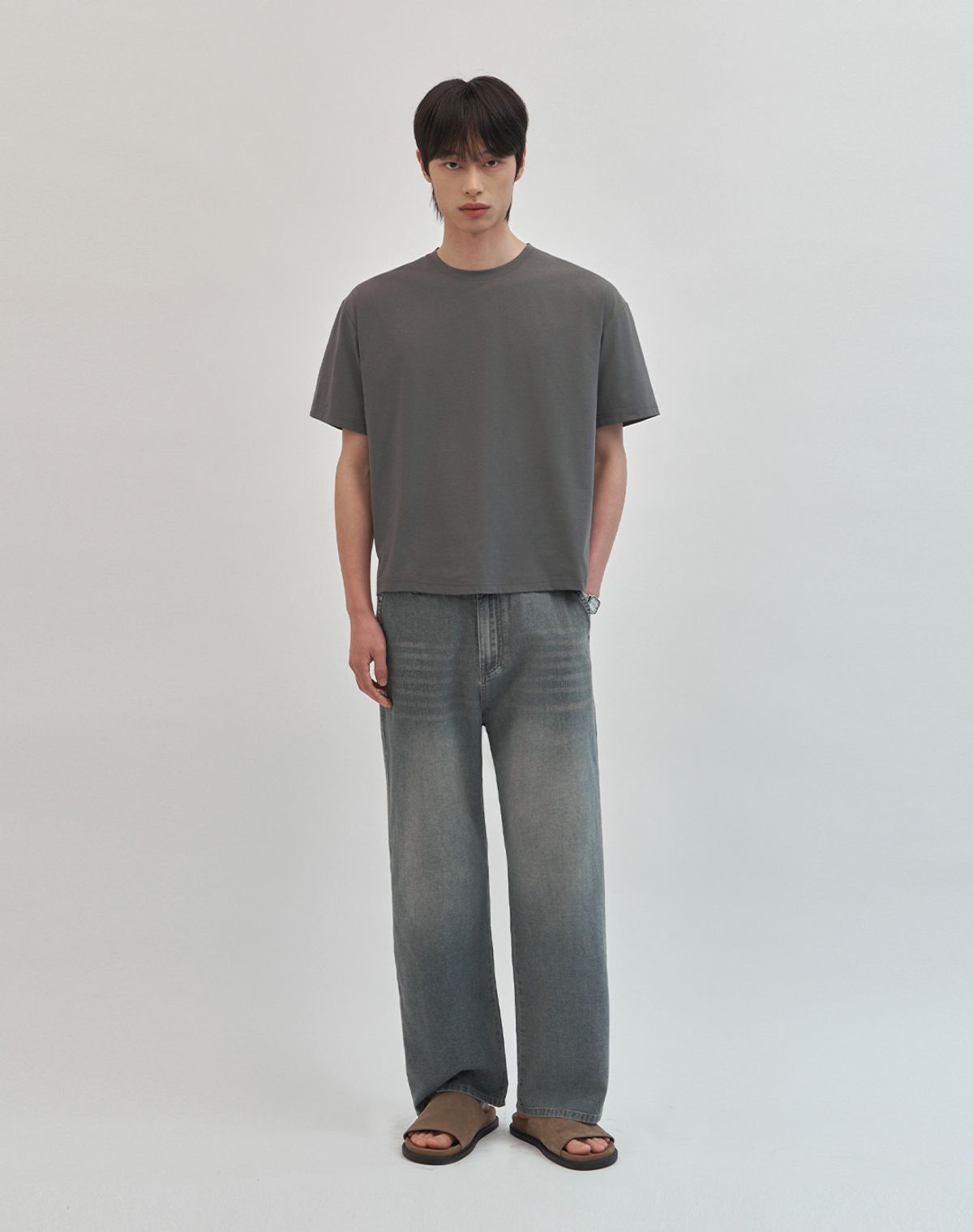 워크온바디오프(WORK ON BODY OFF) (크롭) 에어빗 쿨링 솔리드 세미 오버핏 반팔 티셔츠 [차콜]