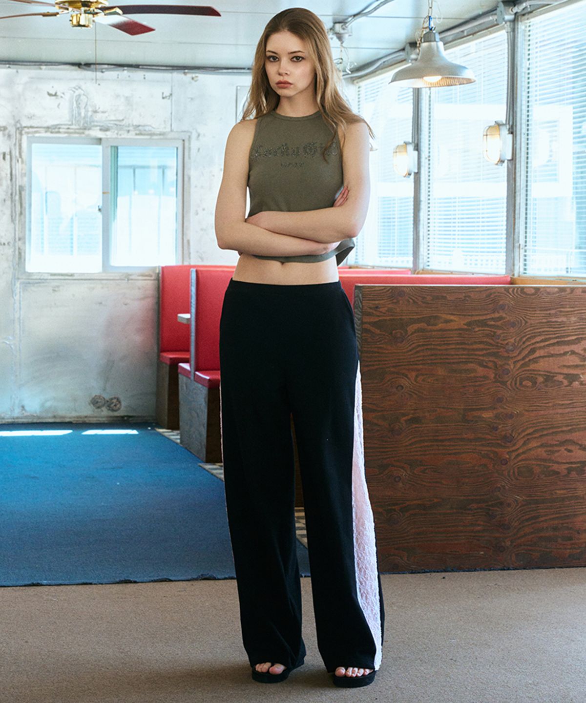 에르에르(ERER) Sheer Lace Panel Sweatpants Black