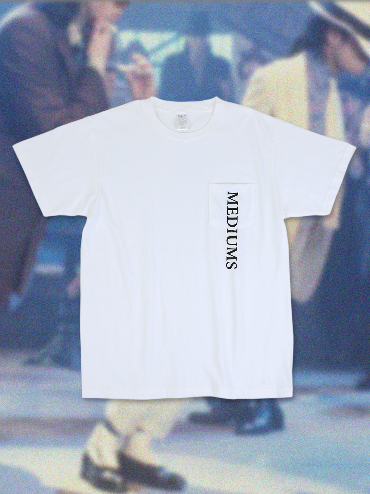미디엄스(MEDIUMS) Vertical Logo Pocket Tee - White(버티컬 로고 포켓 티셔츠)