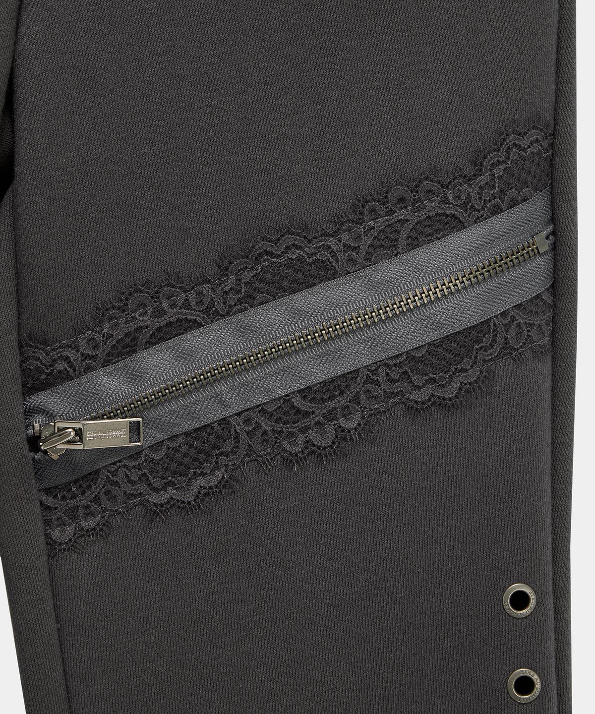 에트오소메(ETRE AU SOMMET) Lace Zipper Layer Bootcut Pants (Dark Gray)