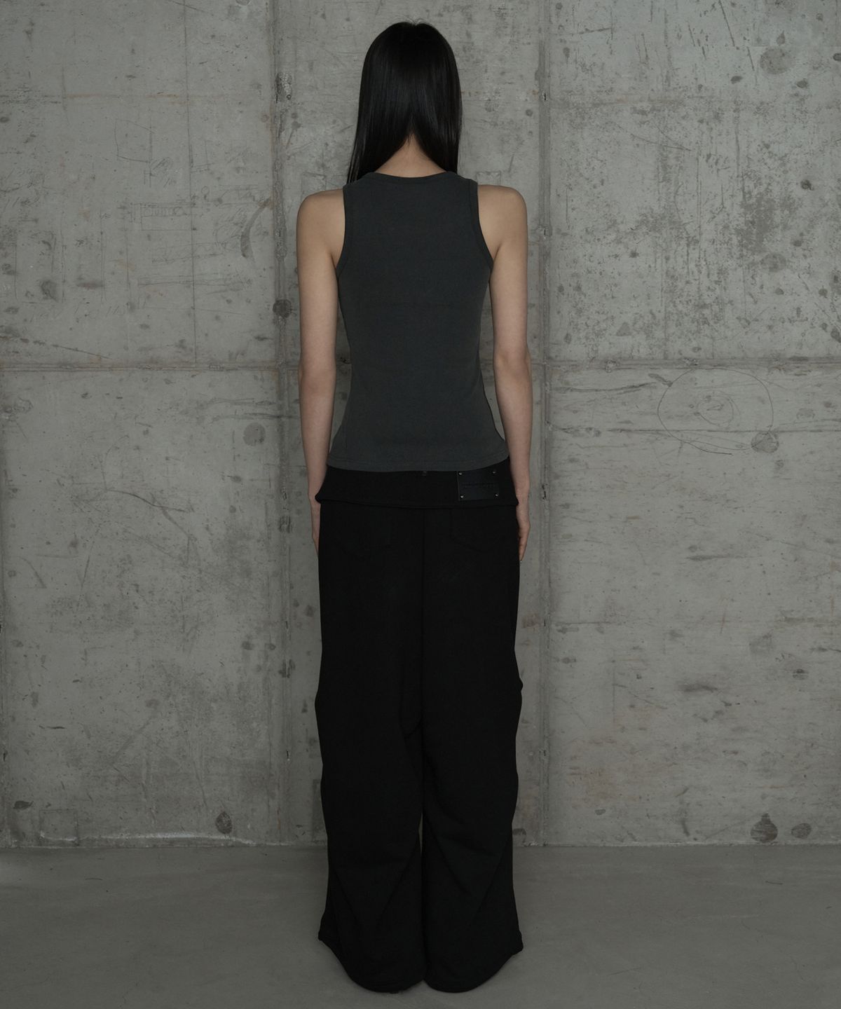 에트오소메(ETRE AU SOMMET) Double Rib Pintuck Training Pants (Black)