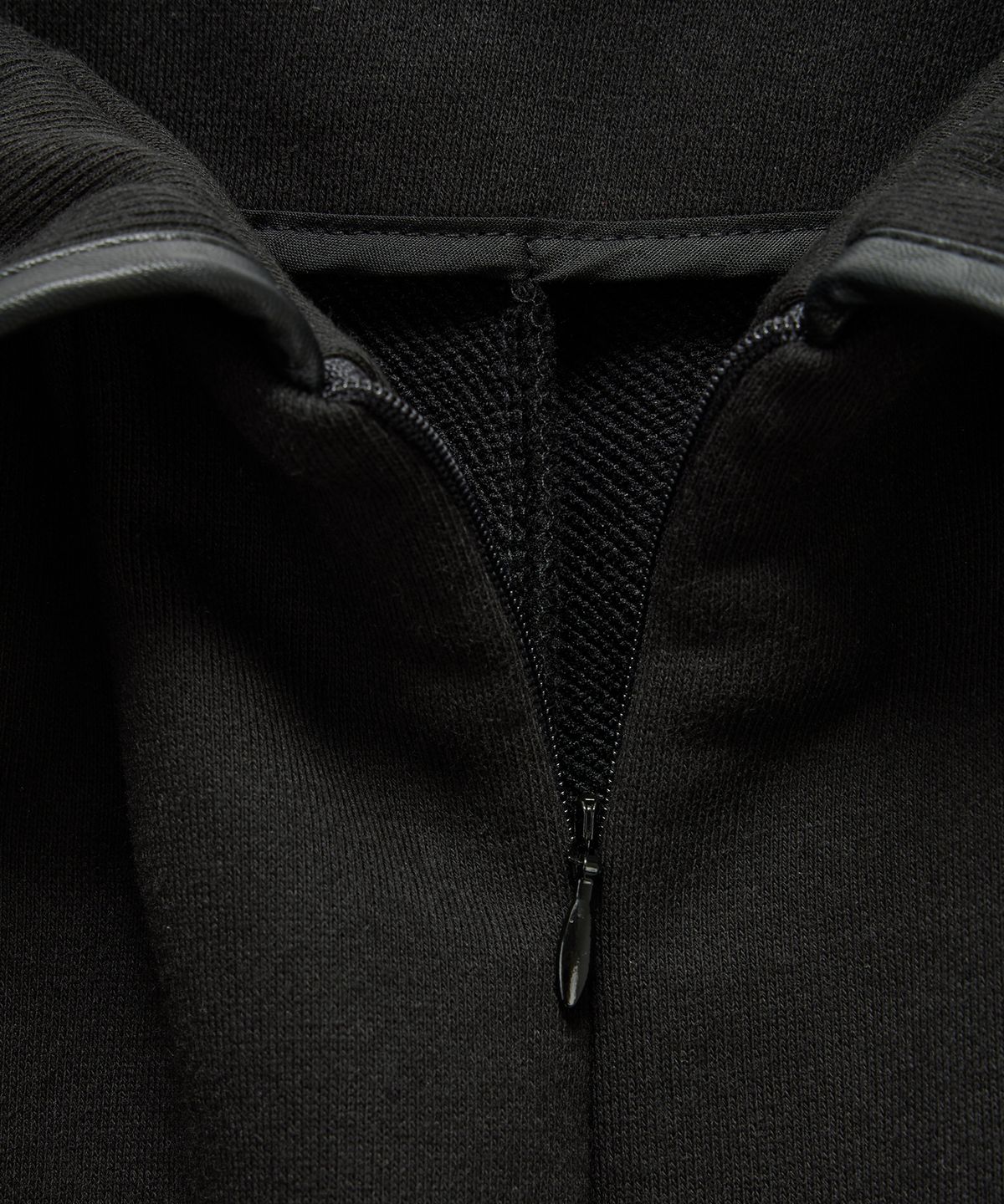 에트오소메(ETRE AU SOMMET) Double Rib Pintuck Training Pants (Black)