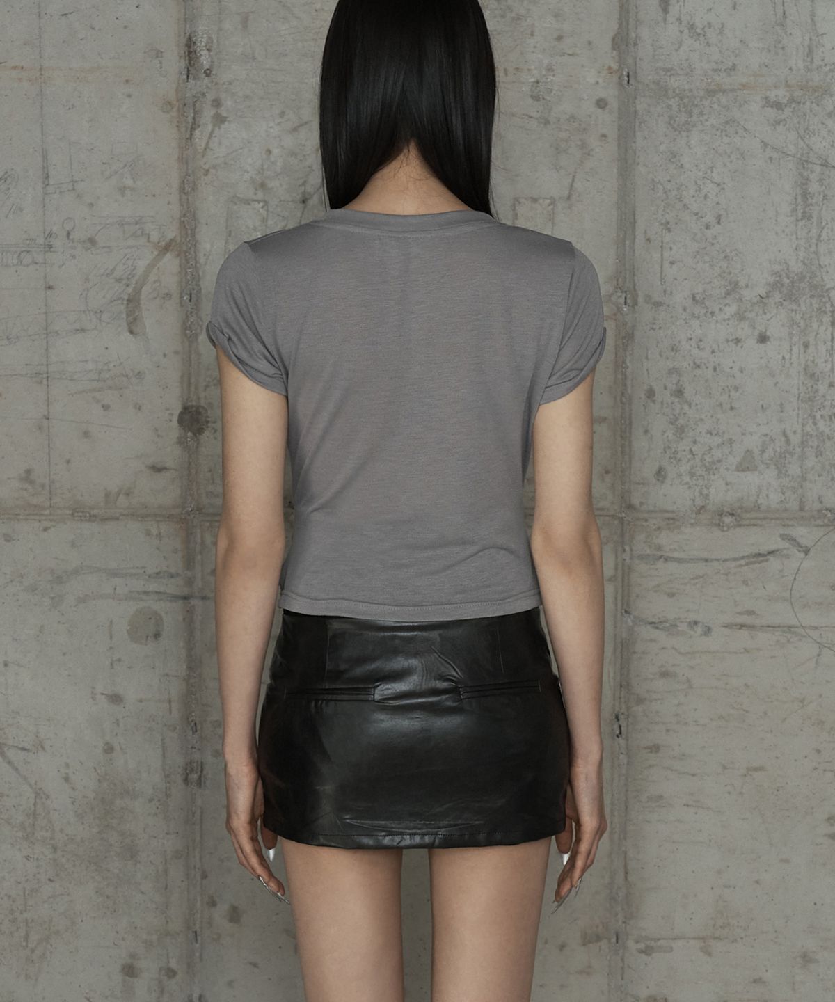 에트오소메(ETRE AU SOMMET) Drape Pintuck Zipper Roll-Up Short Top (Gray)