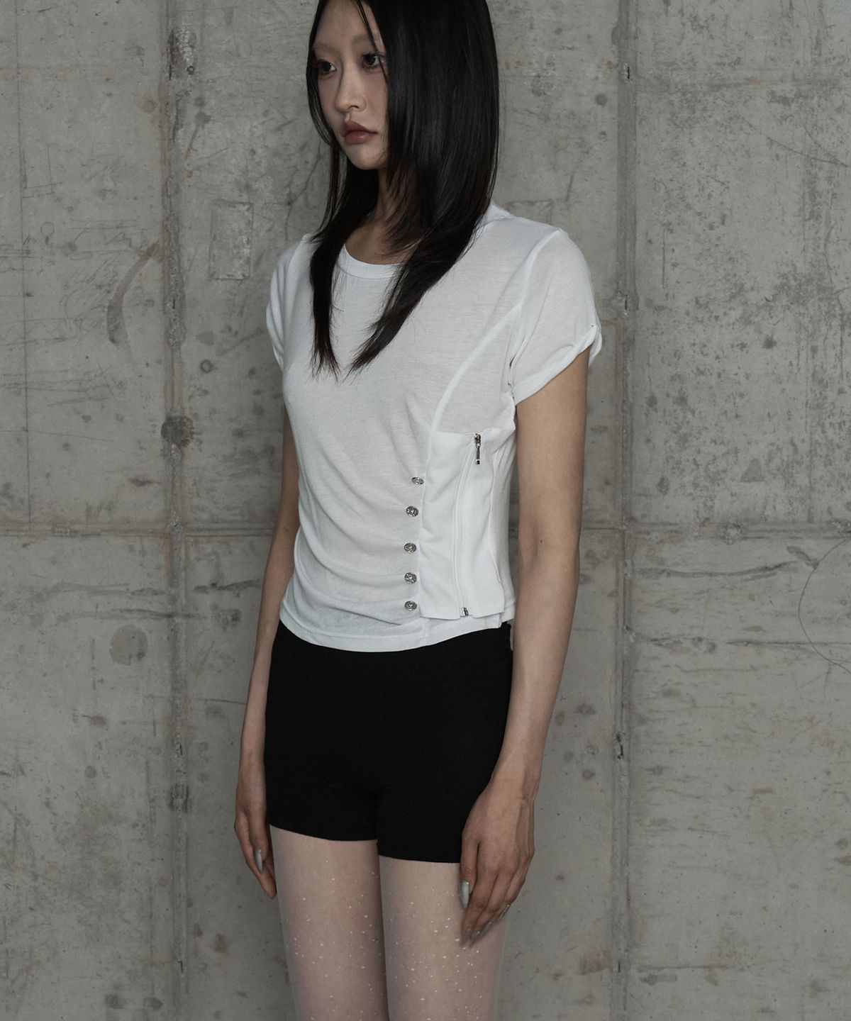 에트오소메(ETRE AU SOMMET) Drape Pintuck Zipper Roll-Up Short Top (Ivory)