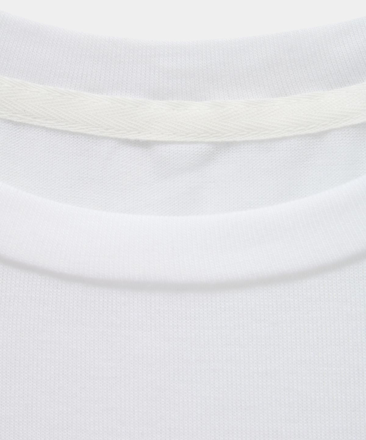 에트오소메(ETRE AU SOMMET) Drape Pintuck Zipper Roll-Up Short Top (Ivory)