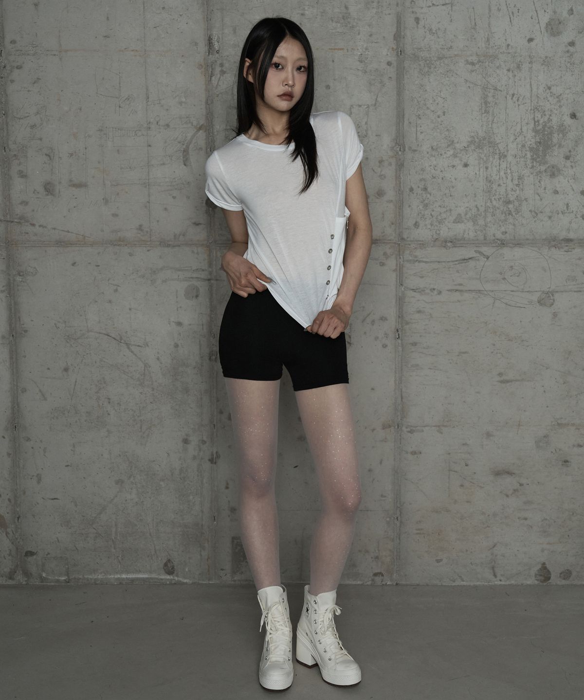 에트오소메(ETRE AU SOMMET) Drape Pintuck Zipper Roll-Up Short Top (Ivory)