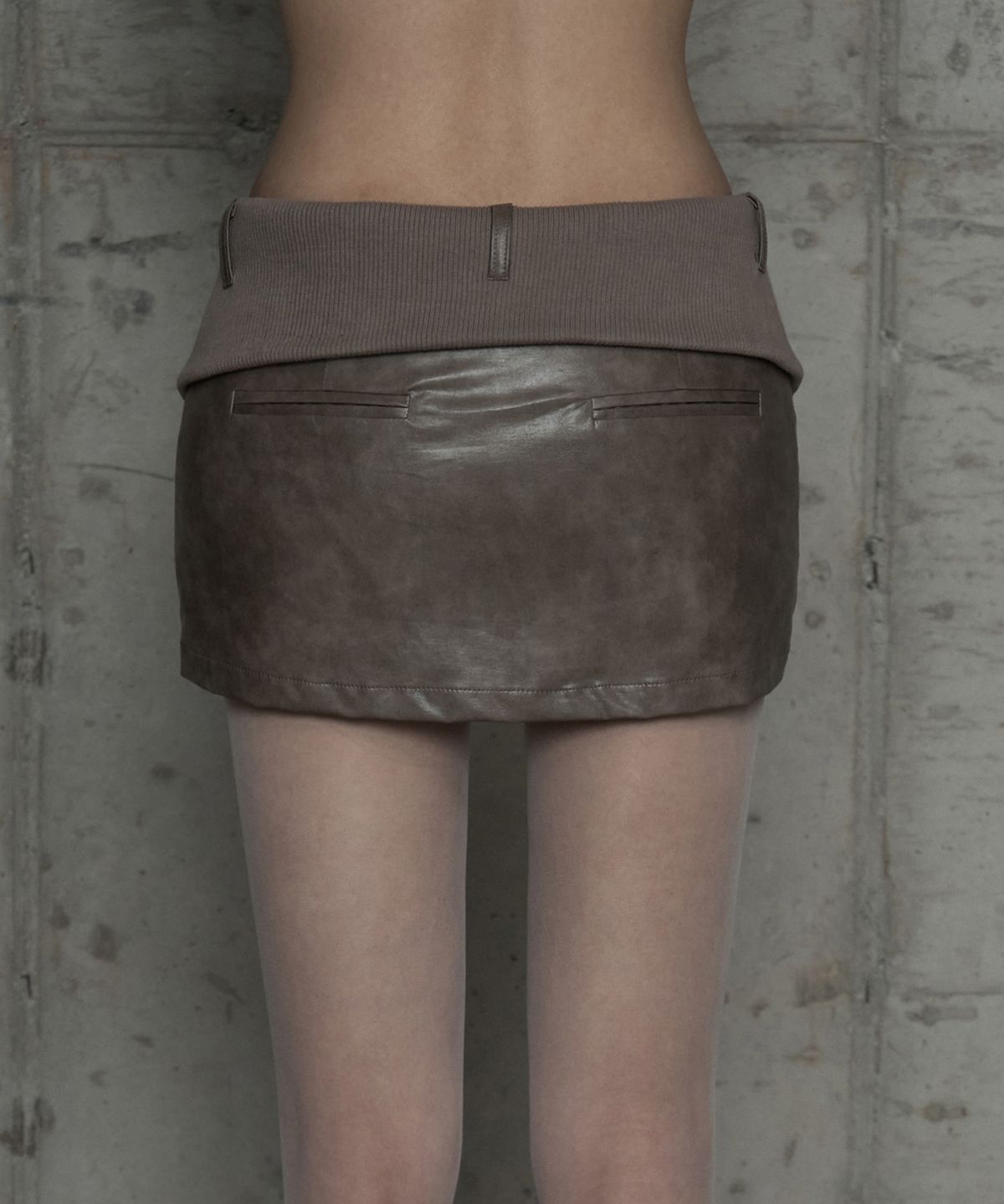에트오소메(ETRE AU SOMMET) Front Zipper Belt Leather Skirt Pants (Moca)