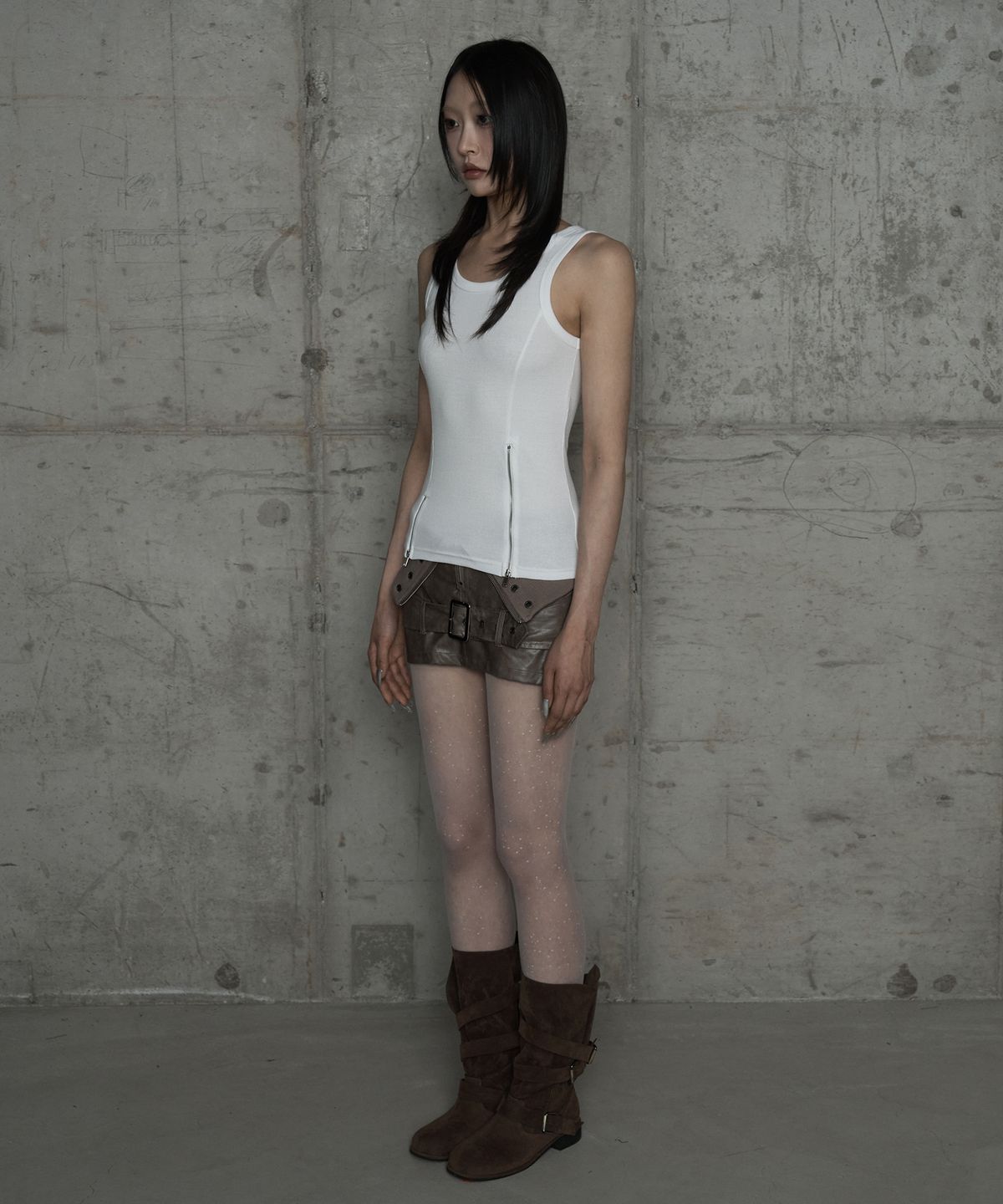 에트오소메(ETRE AU SOMMET) Front Zipper Belt Leather Skirt Pants (Moca)