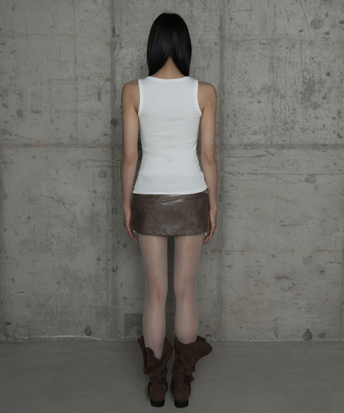 에트오소메(ETRE AU SOMMET) Front Zipper Belt Leather Skirt Pants (Moca)