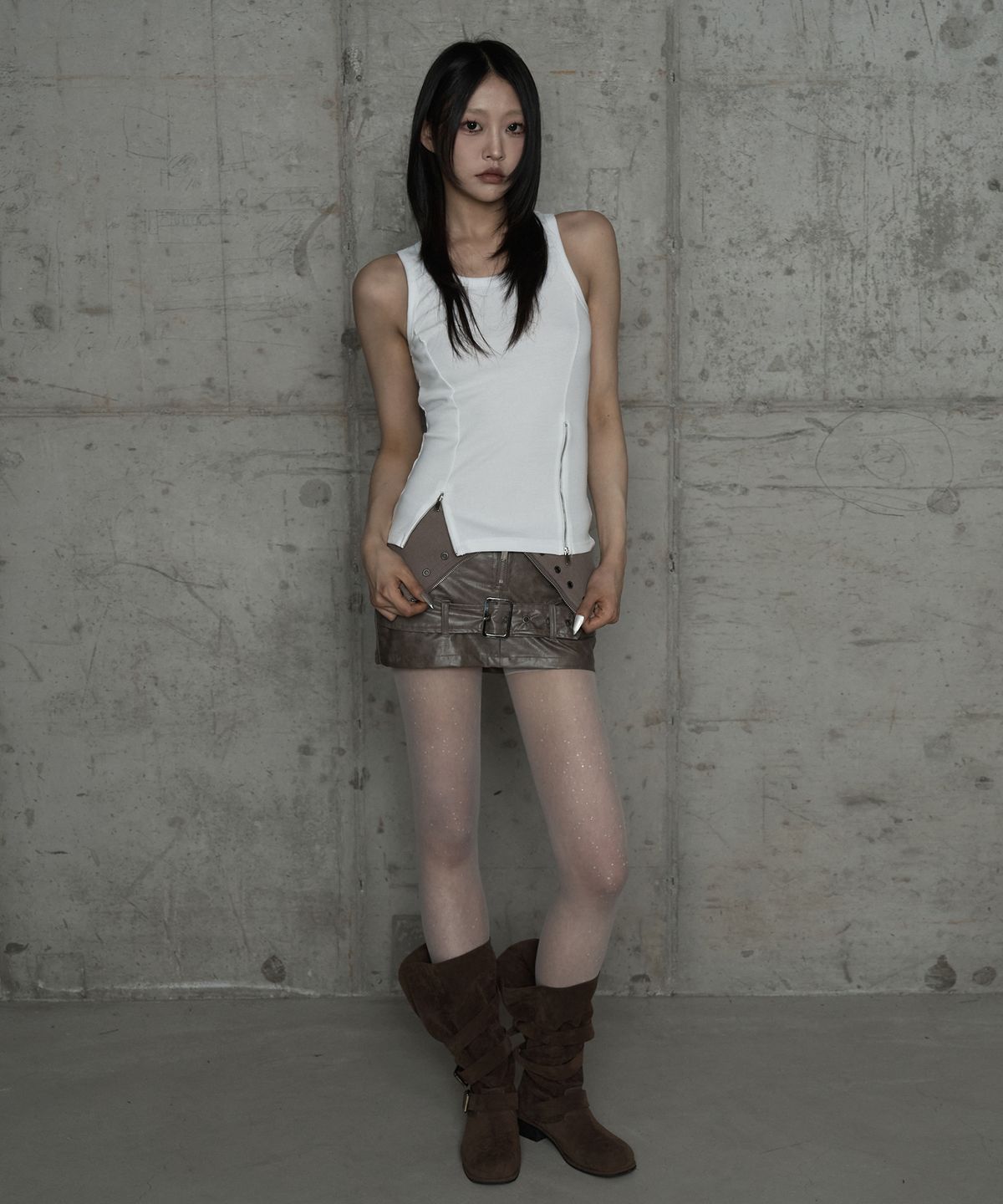 에트오소메(ETRE AU SOMMET) Front Zipper Belt Leather Skirt Pants (Moca)