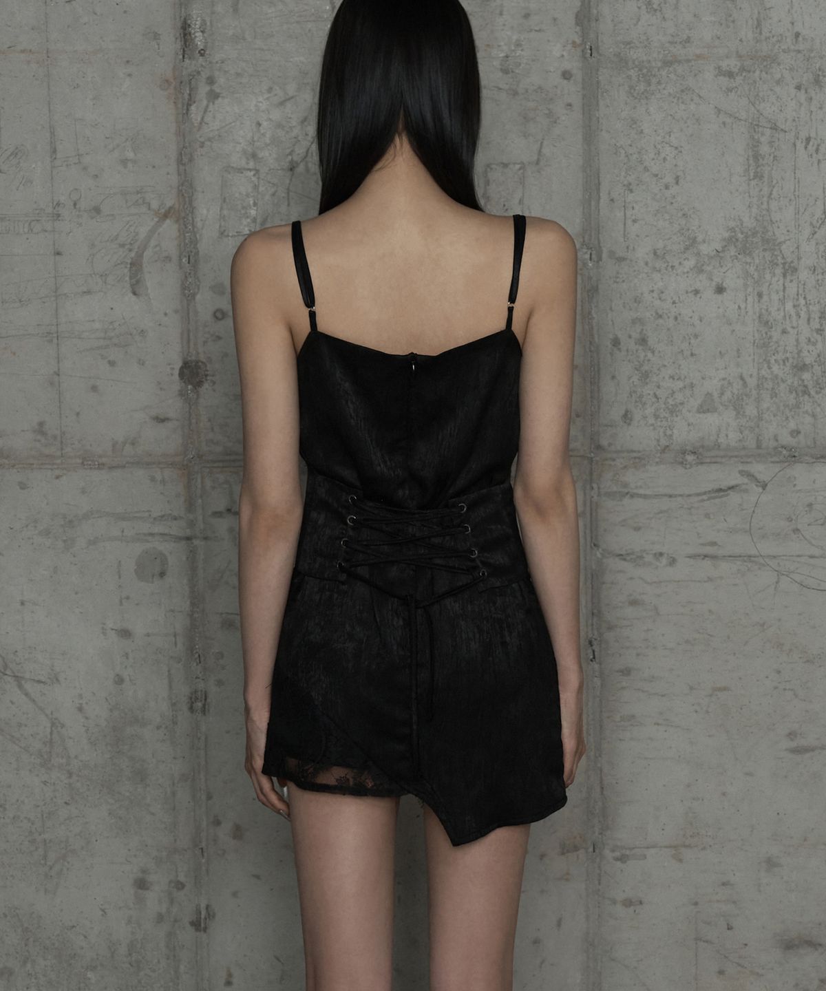 에트오소메(ETRE AU SOMMET) Double Layer Lace Back Corset Slip (Black)