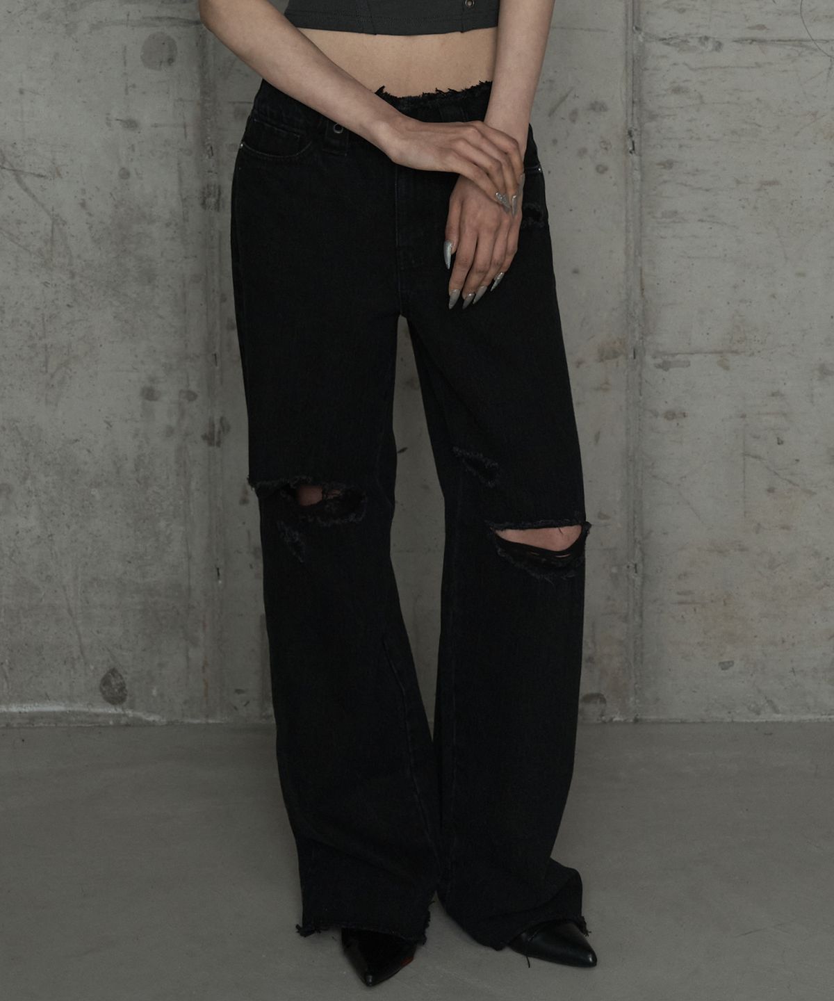 에트오소메(ETRE AU SOMMET) Wide Front Damage Denim Pants (Black)
