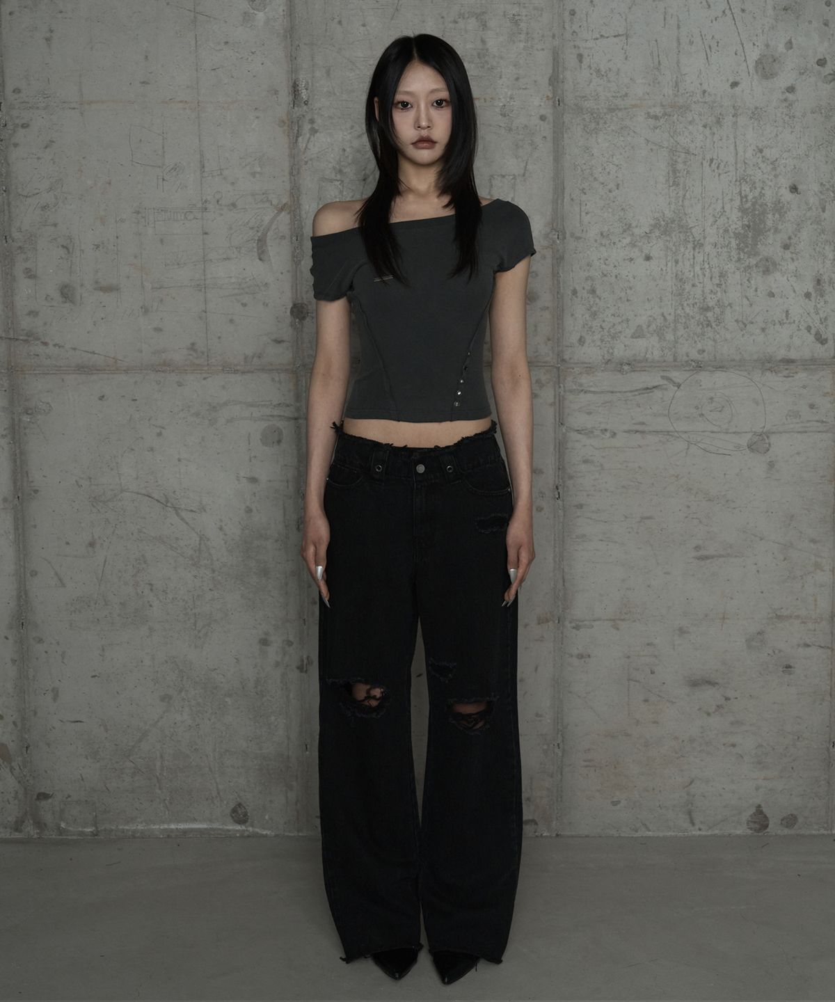 에트오소메(ETRE AU SOMMET) Wide Front Damage Denim Pants (Black)