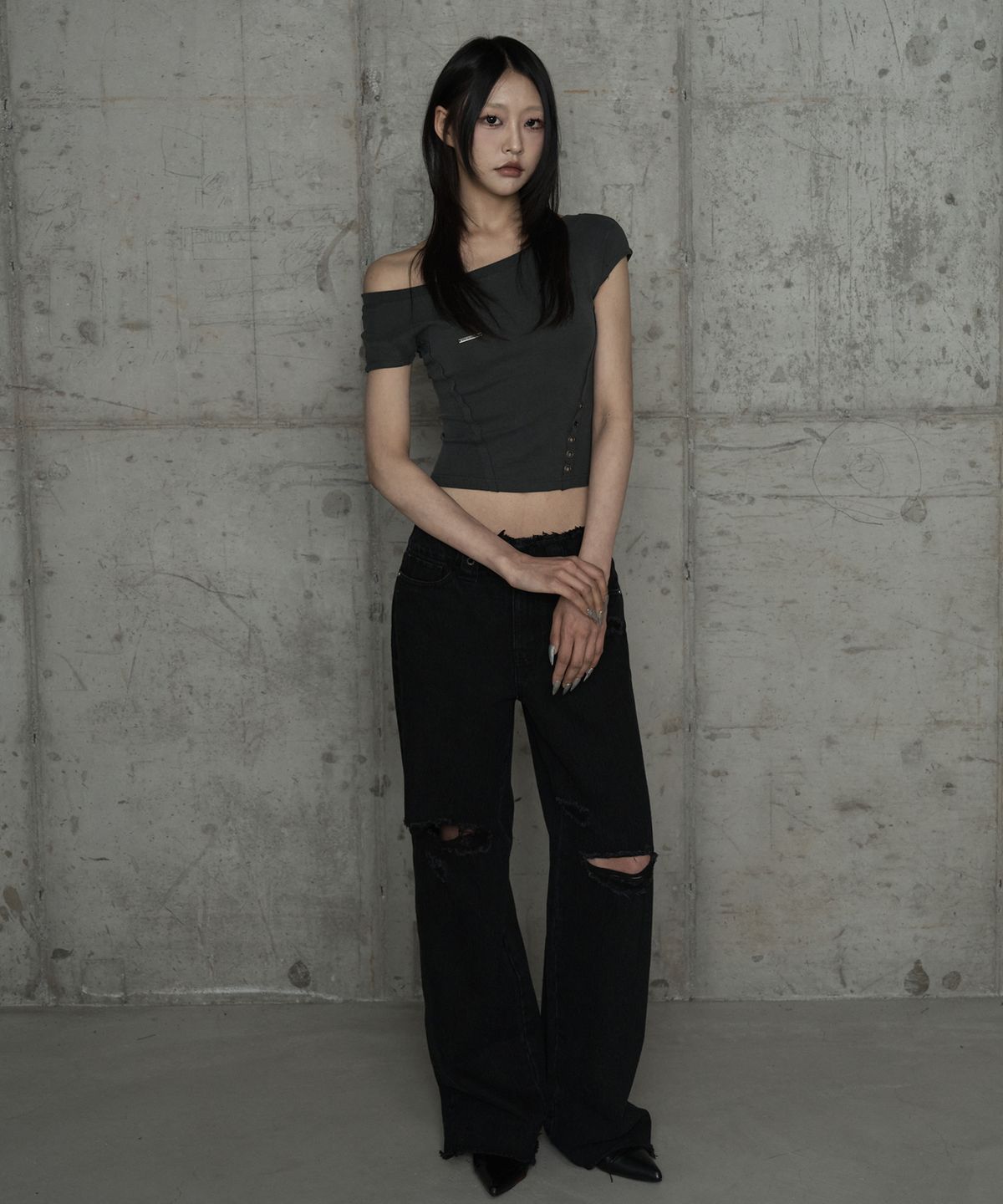 에트오소메(ETRE AU SOMMET) Wide Front Damage Denim Pants (Black)