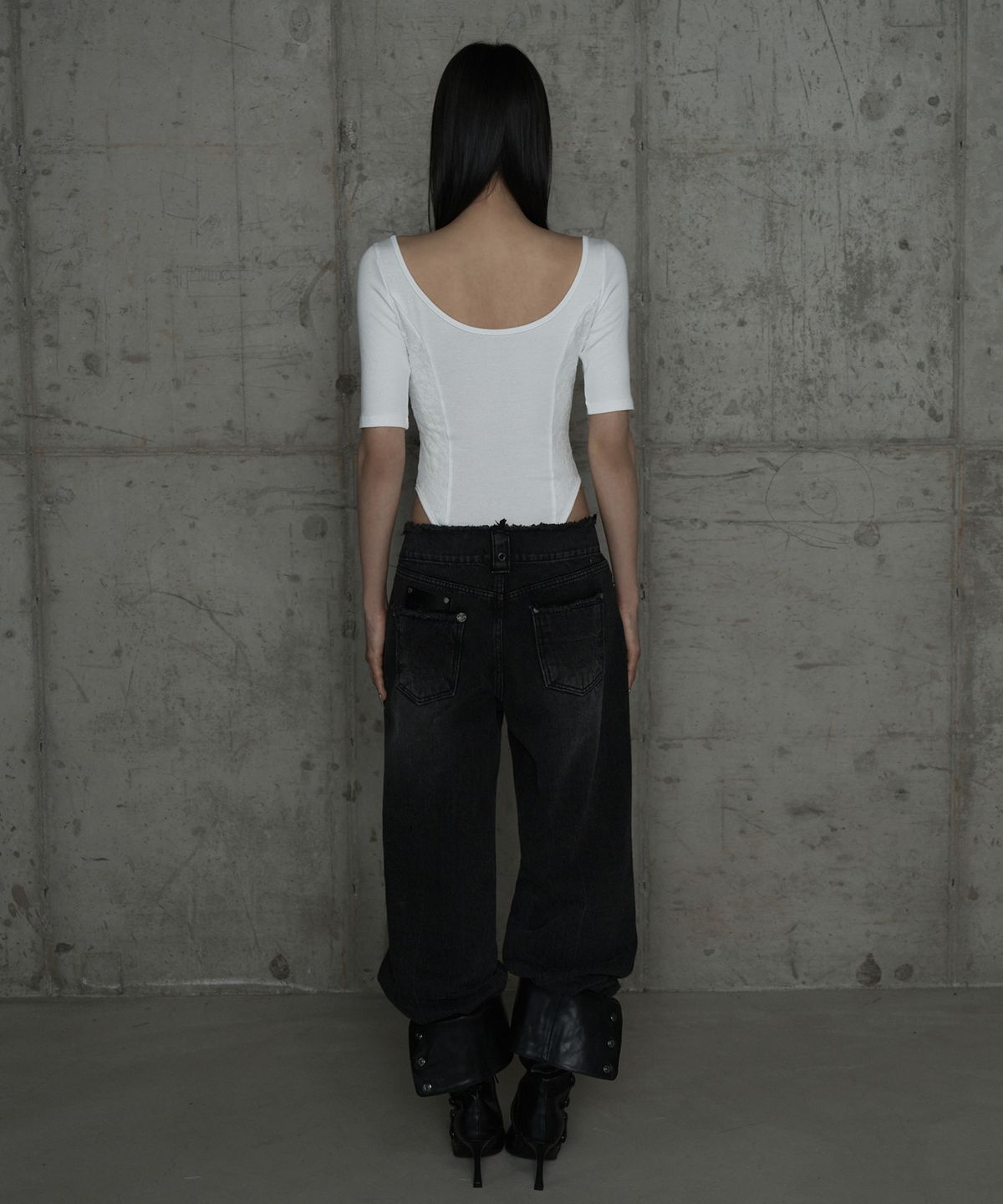 에트오소메(ETRE AU SOMMET) Wide Front Damage Denim Pants (Dark Gray)