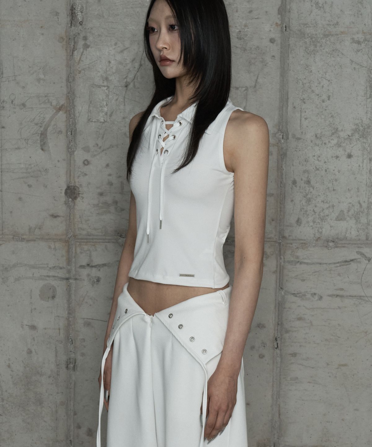 에트오소메(ETRE AU SOMMET) Halter Back Circle Corset Collar Sleeve (White)