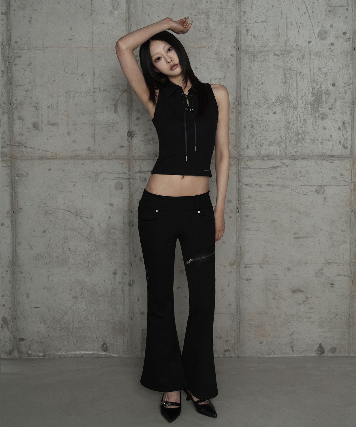 에트오소메(ETRE AU SOMMET) Halter Back Circle Corset Collar Sleeve (Black)