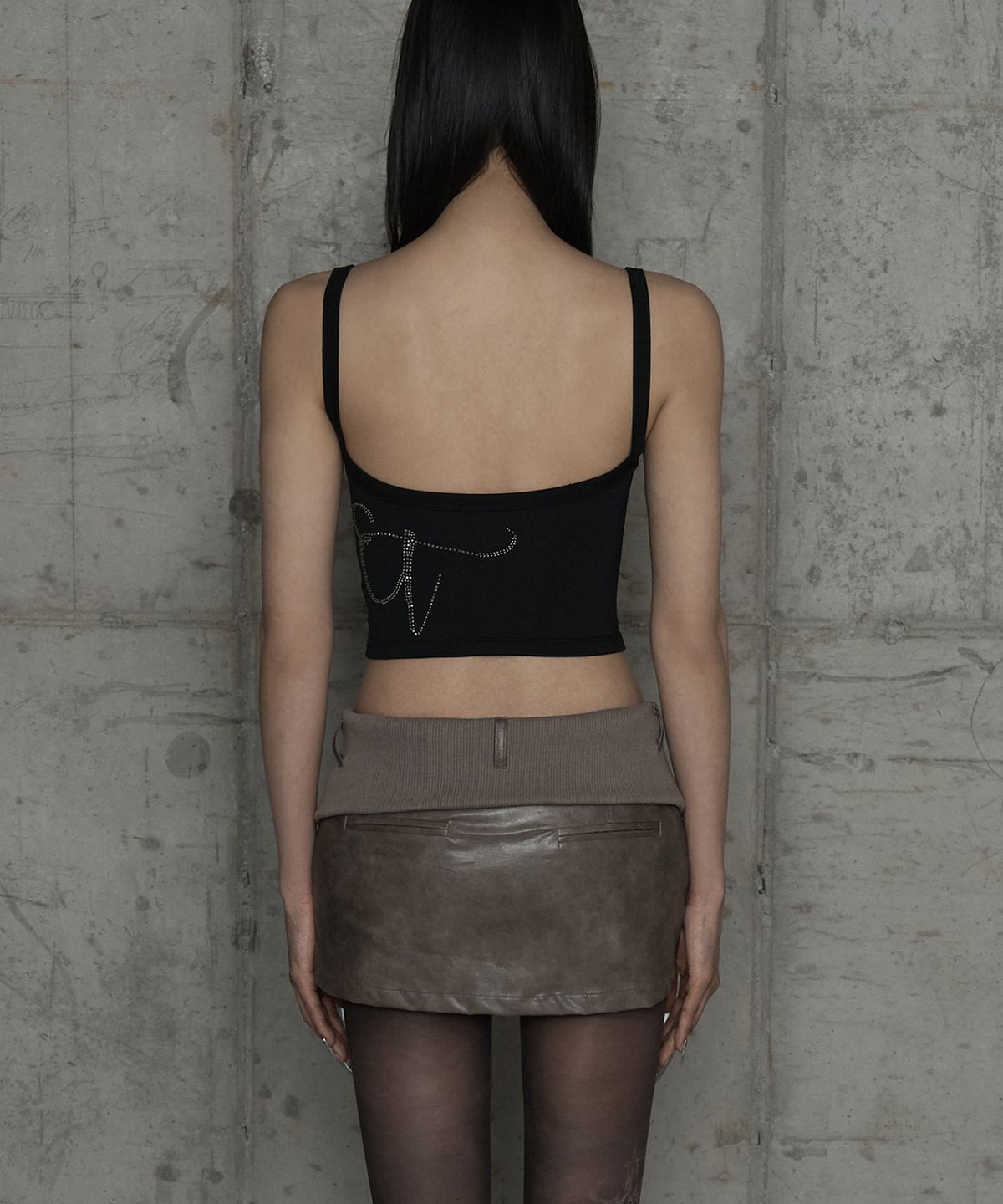 에트오소메(ETRE AU SOMMET) Cross Hotfix Backless Sleeve (Black)