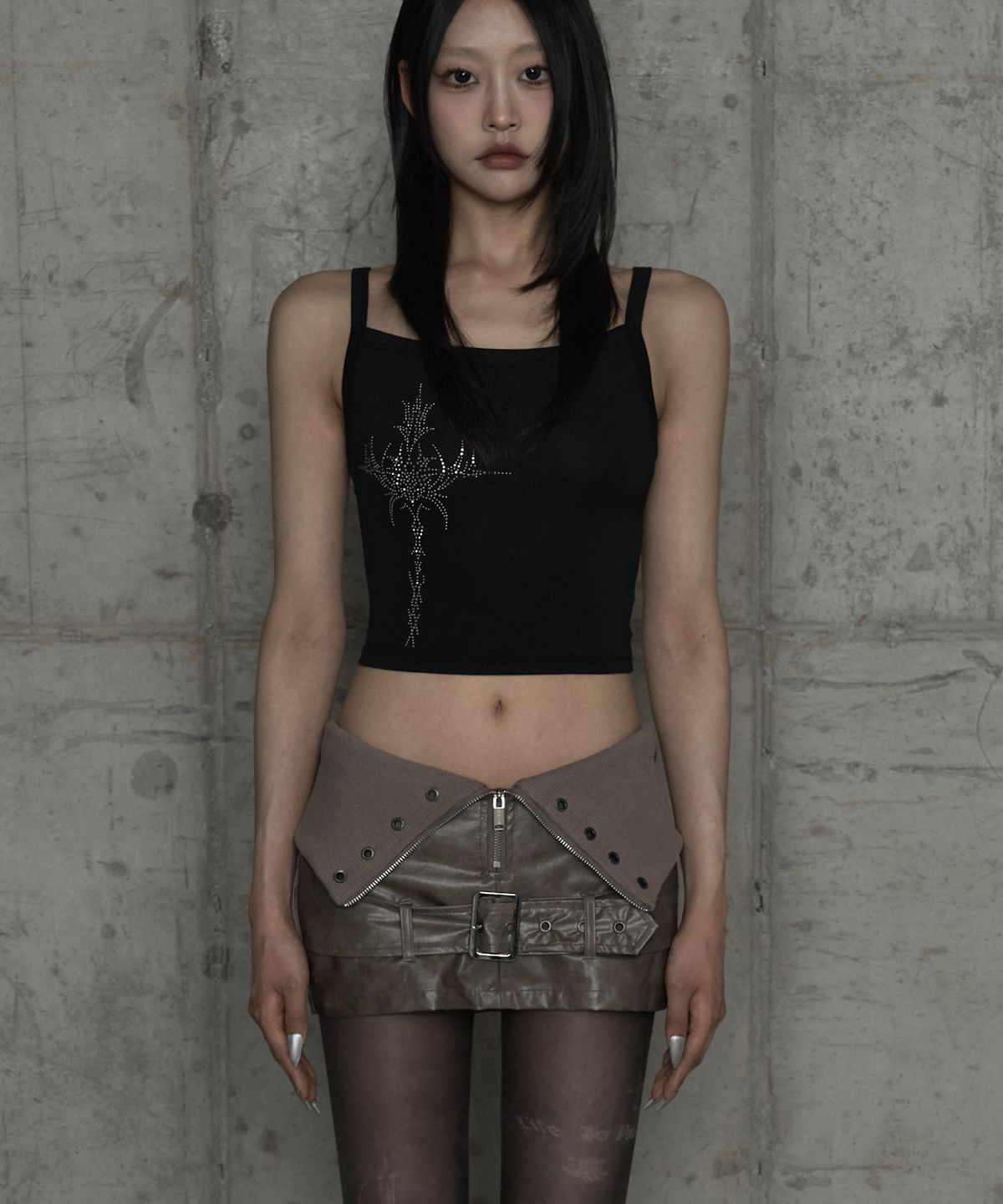 에트오소메(ETRE AU SOMMET) Cross Hotfix Backless Sleeve (Black)